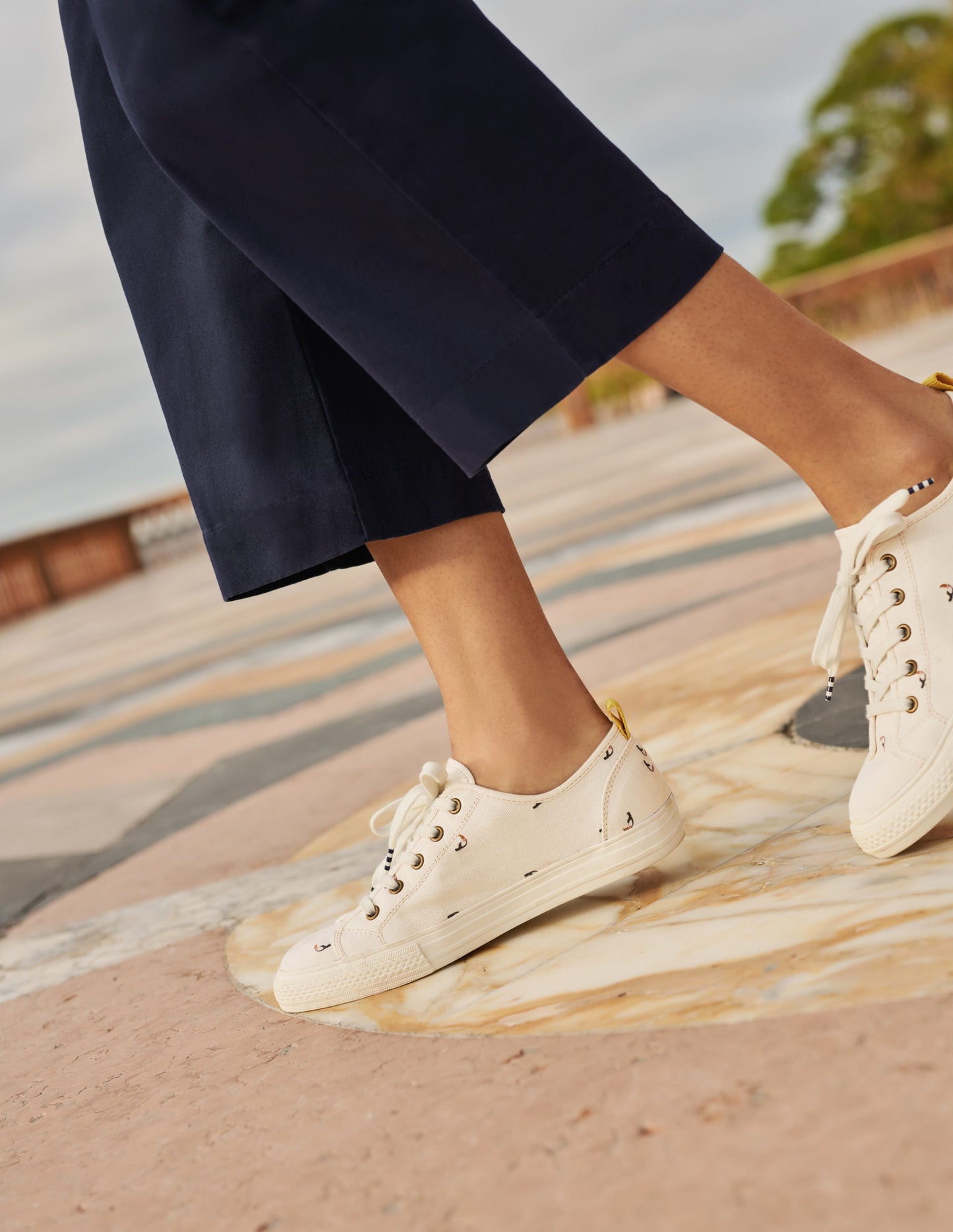Cotton Canvas Plimsolls-Ecru Toucan