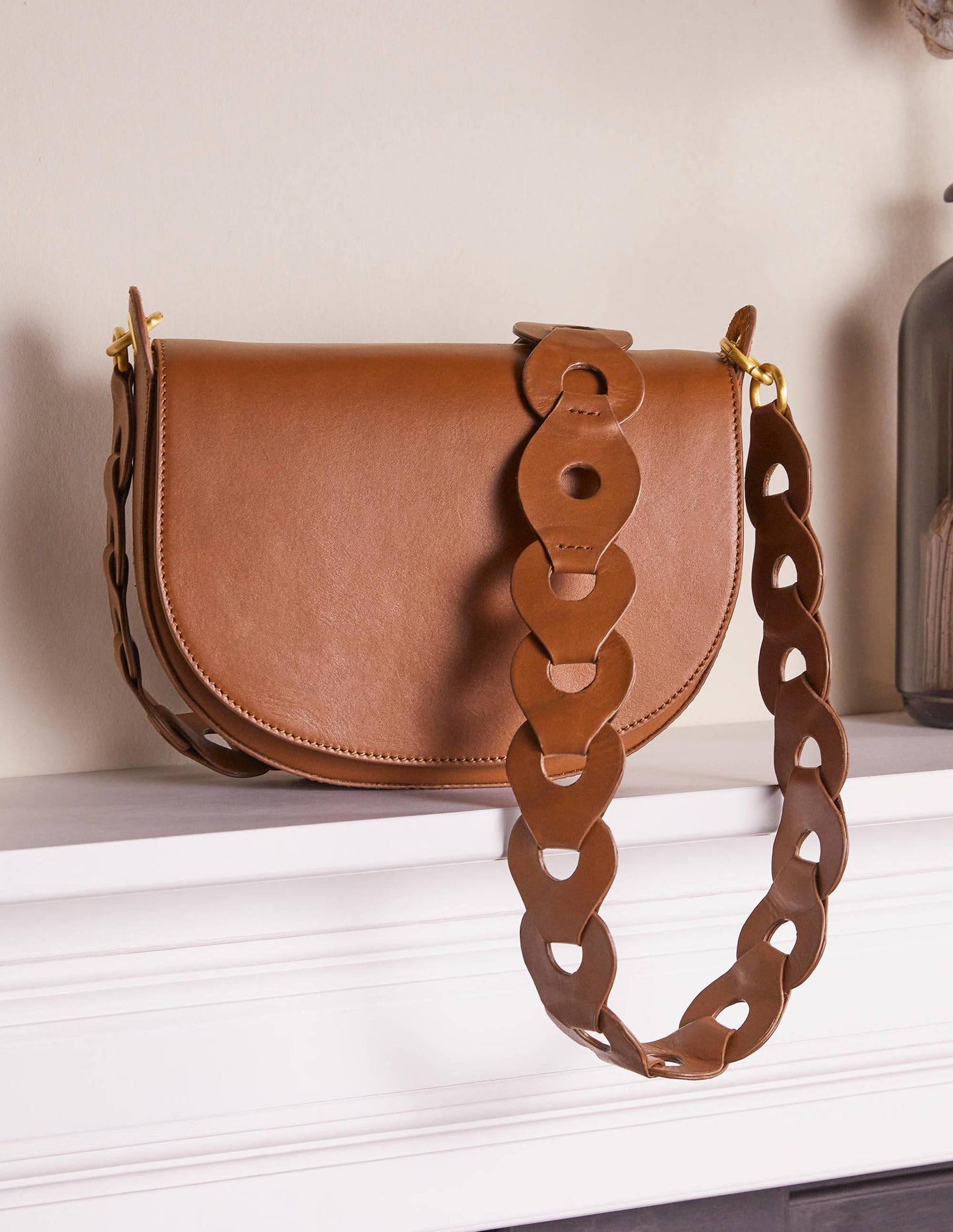 Link Detail Crossbody Bag-Tan
