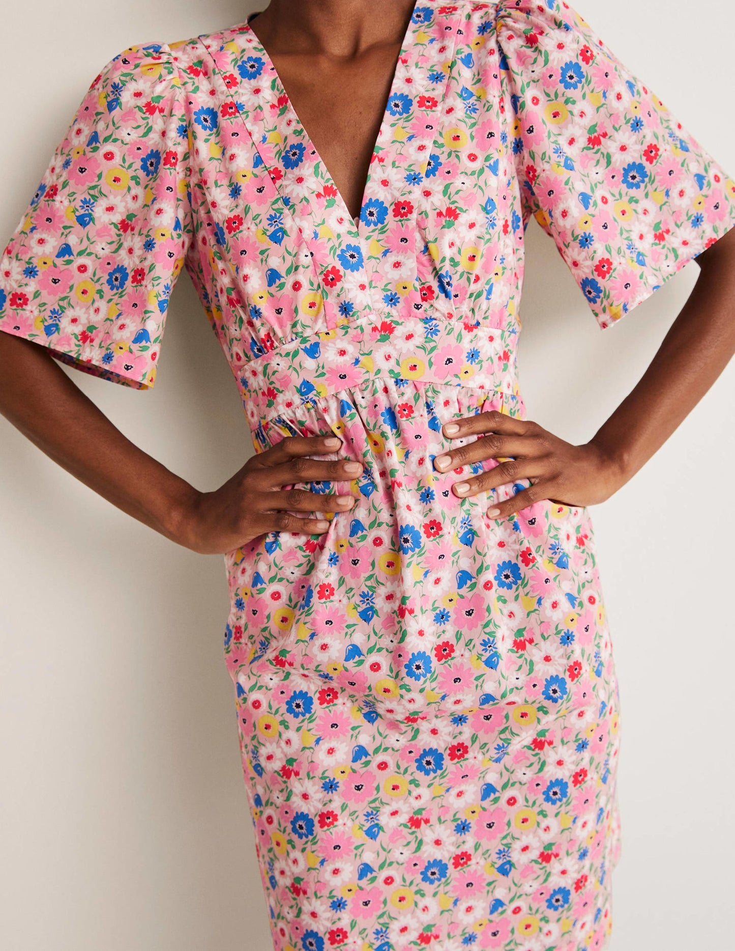 V-Neck Contrast Detail Dress-Milkshake, Elegant Bloom