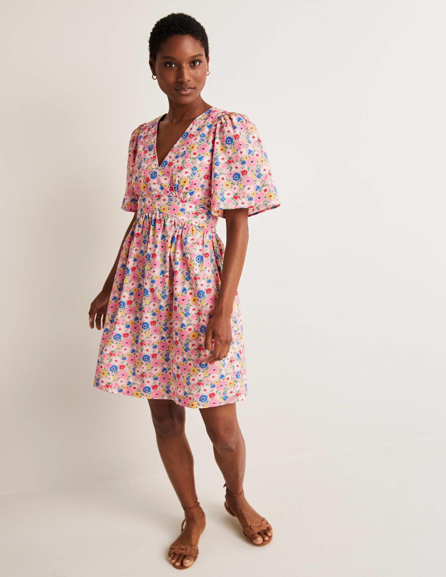 V-Neck Contrast Detail Dress-Milkshake, Elegant Bloom