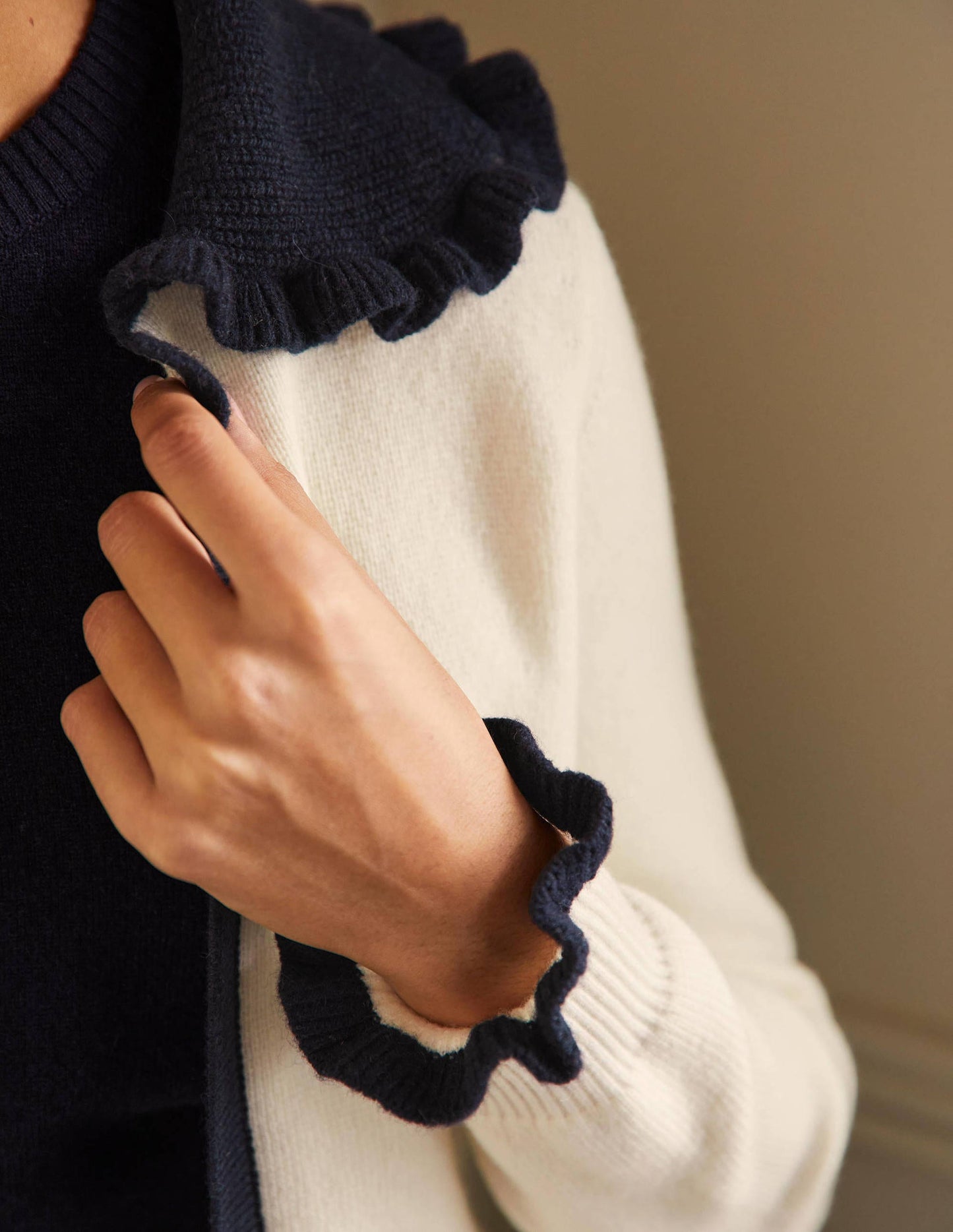 Frill Collared Cardigan-Ivory/Navy