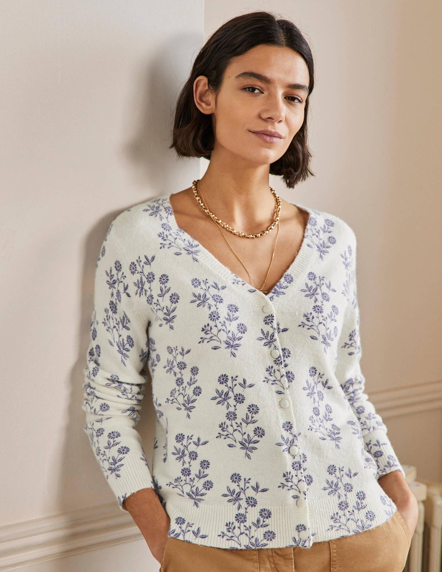 Anita Printed Fluffy Cardigan-Ivory, Leafy Cluster