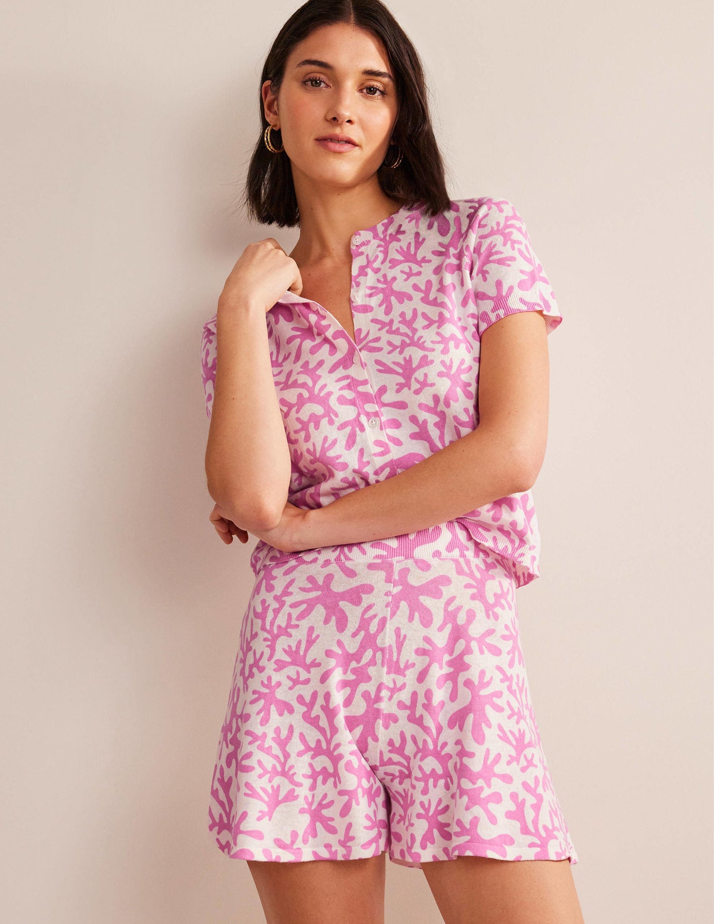 Knitted Shorts-Plum Blossom, Abstract Foliage