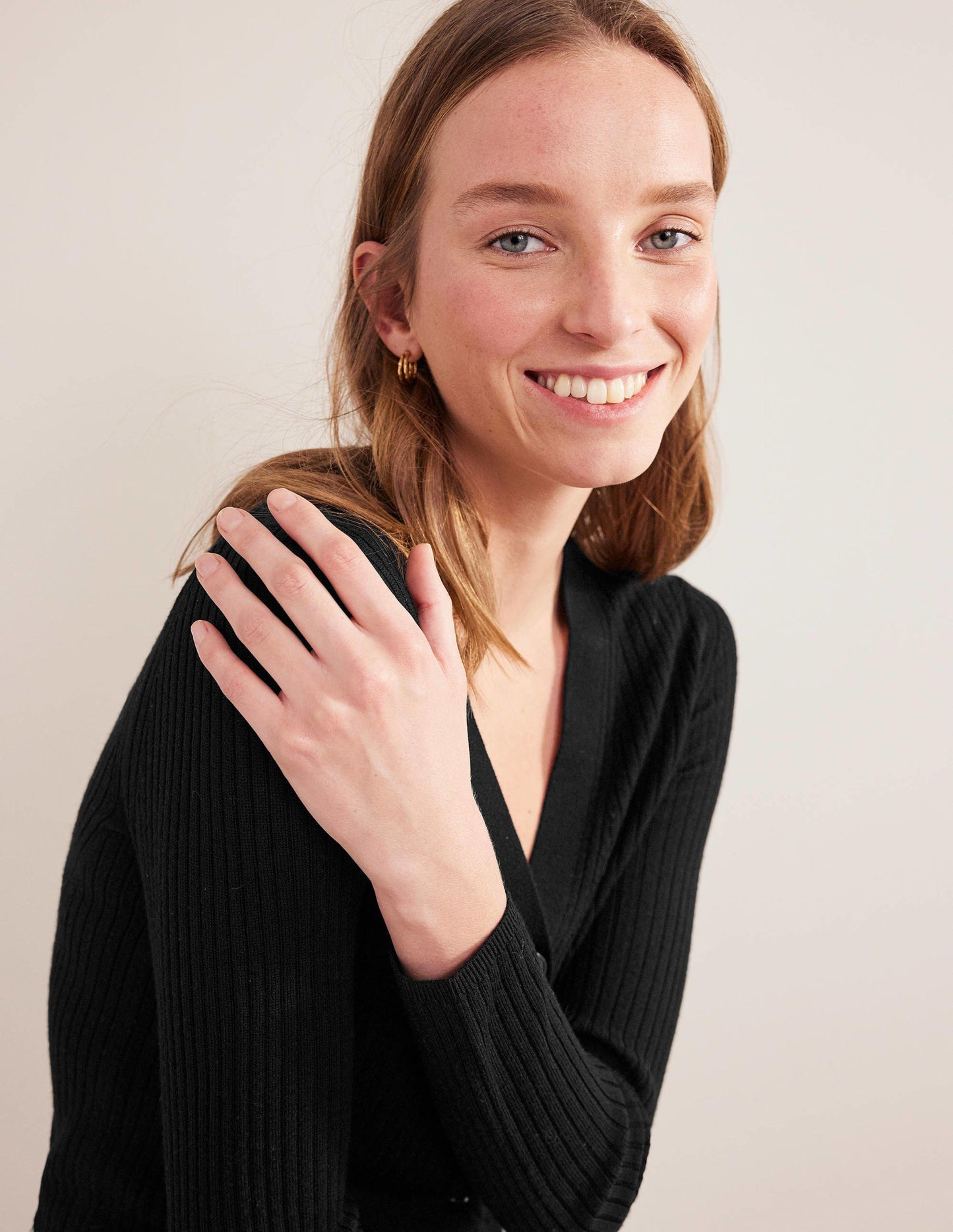 Ribbed Merino V Cardigan-Black