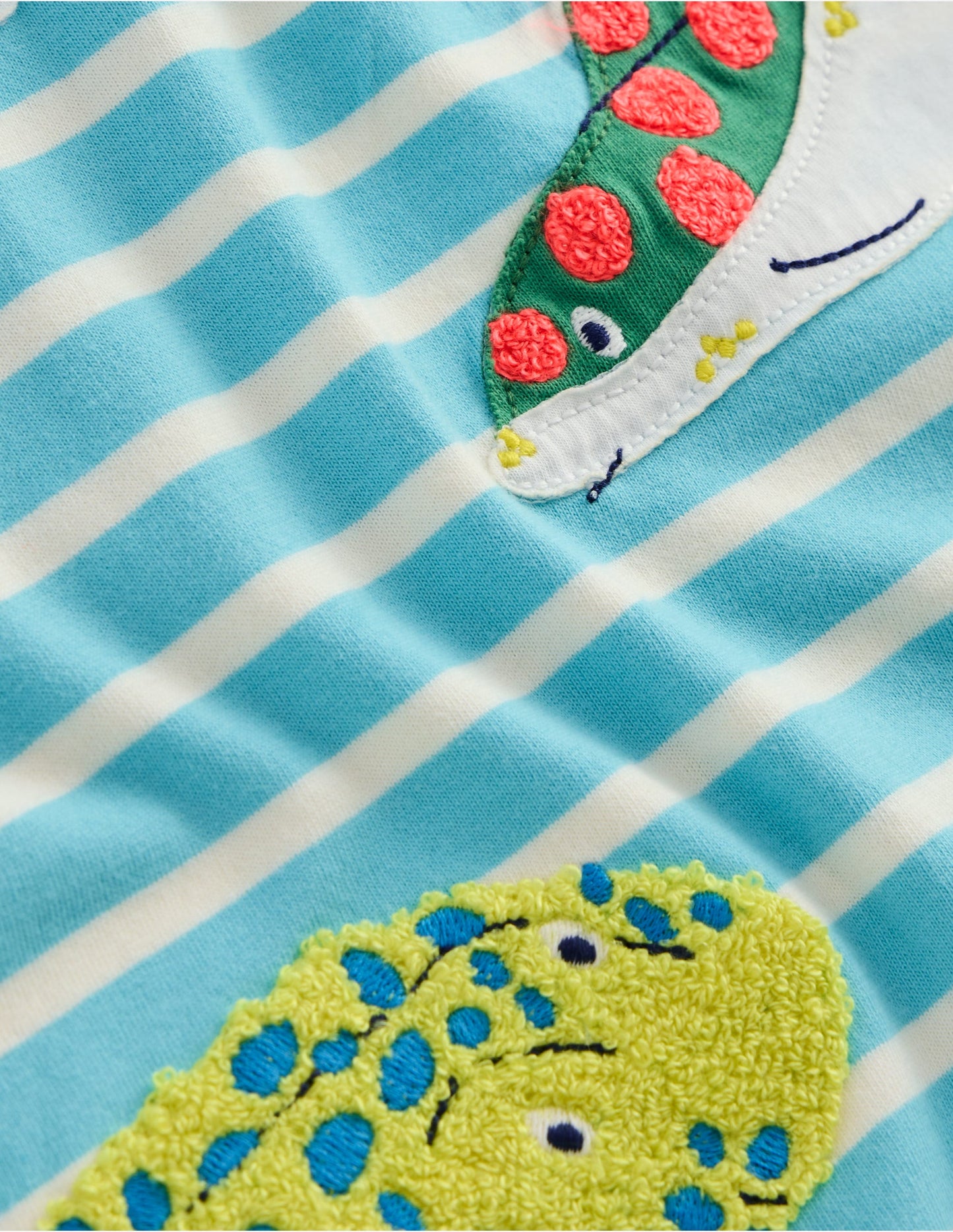 Short Sleeve Appliqué T-shirt-Caribbean Blue Rays