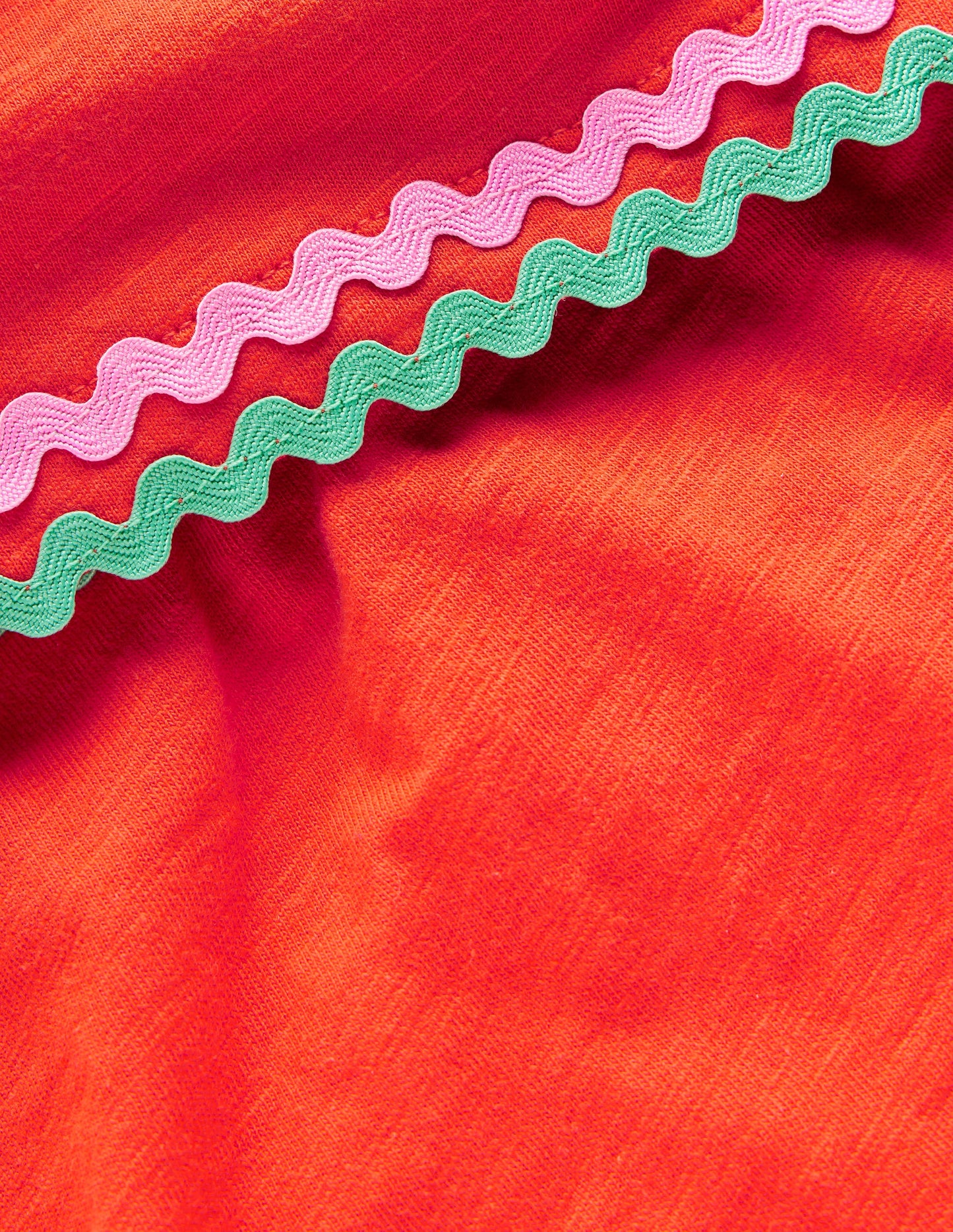 Trim Detail Pretty Top-Firecracker Red