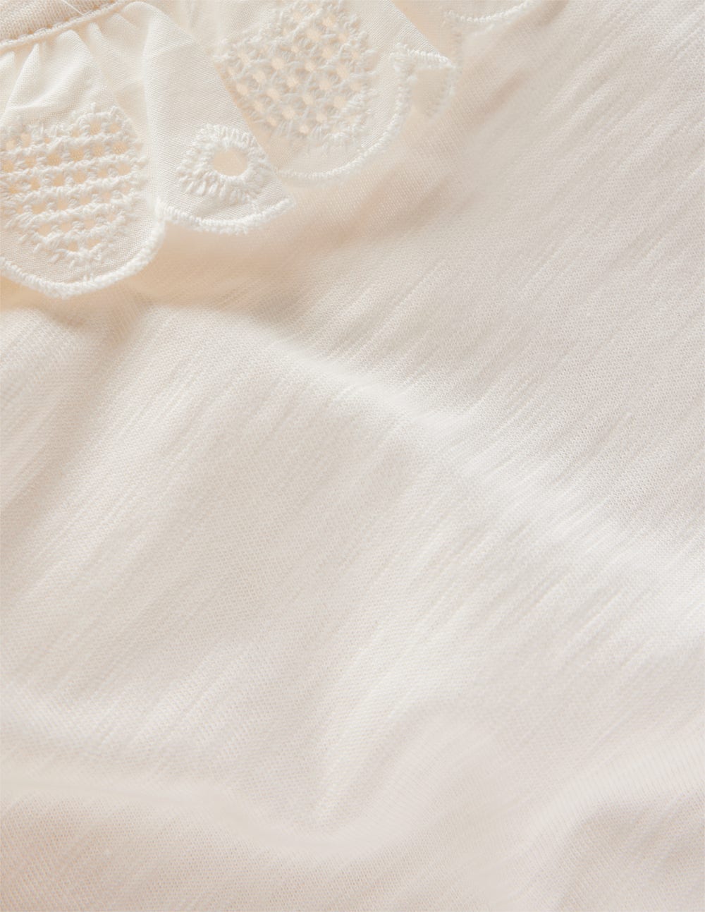 Broderie Heart Trim Top-Soft Ivory