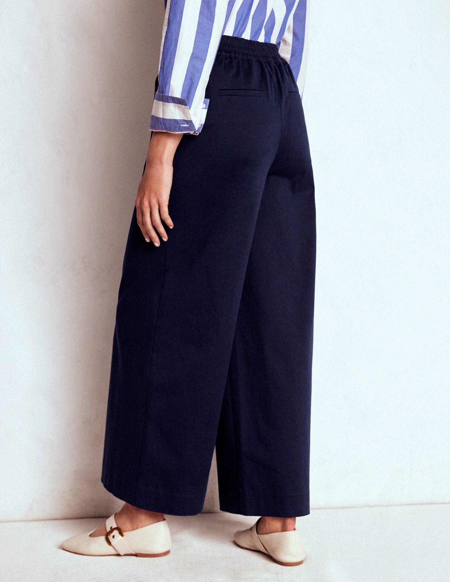 Pull-on Cropped Trousers-Navy