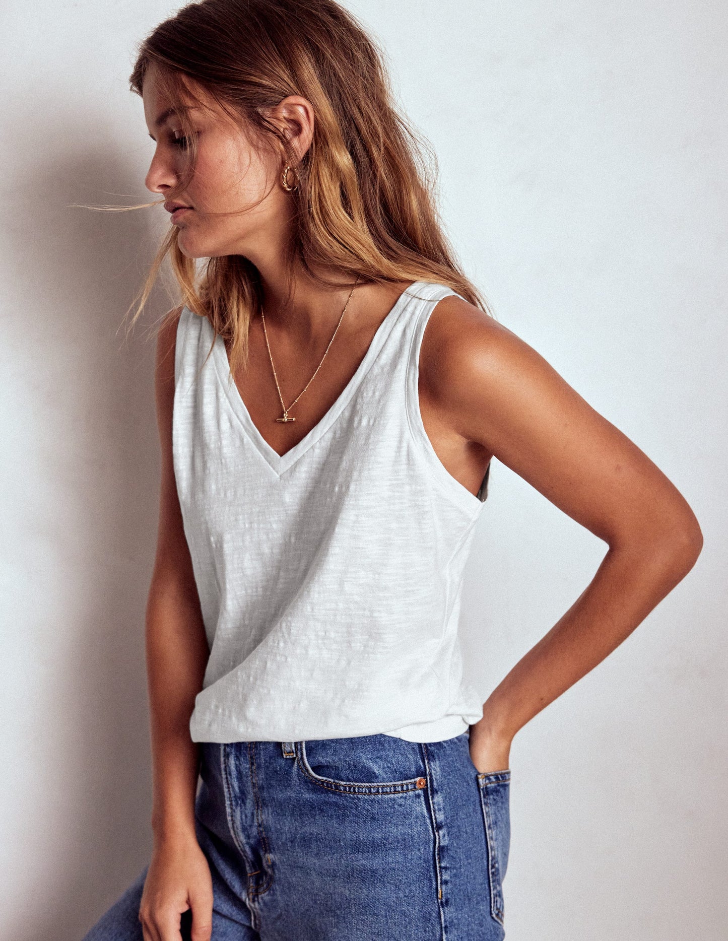 Regular V-Neck Slub Vest-White