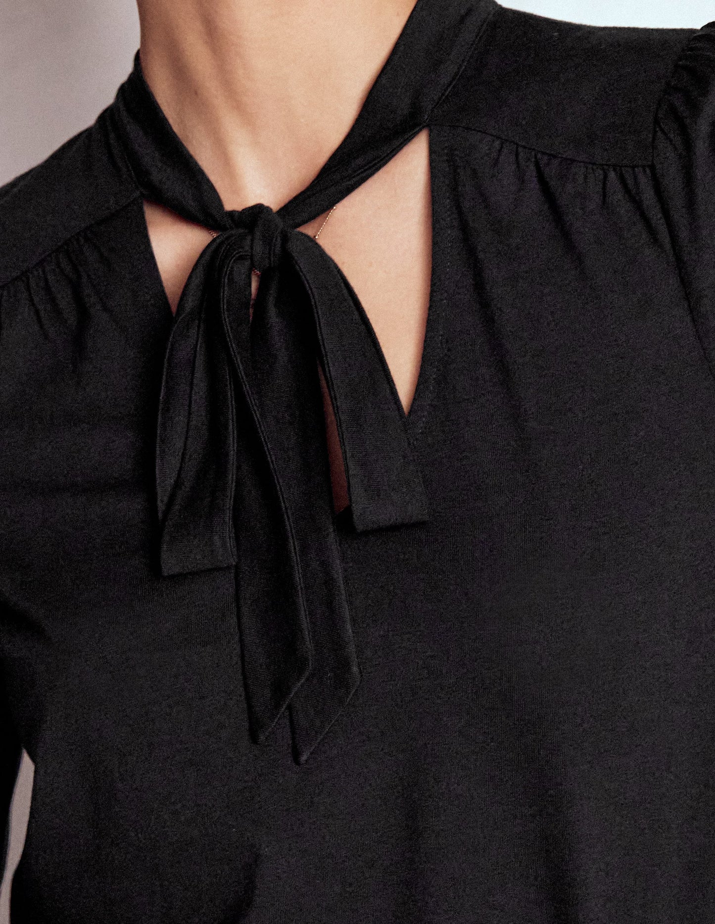 Tie Neck Supersoft Top-Black