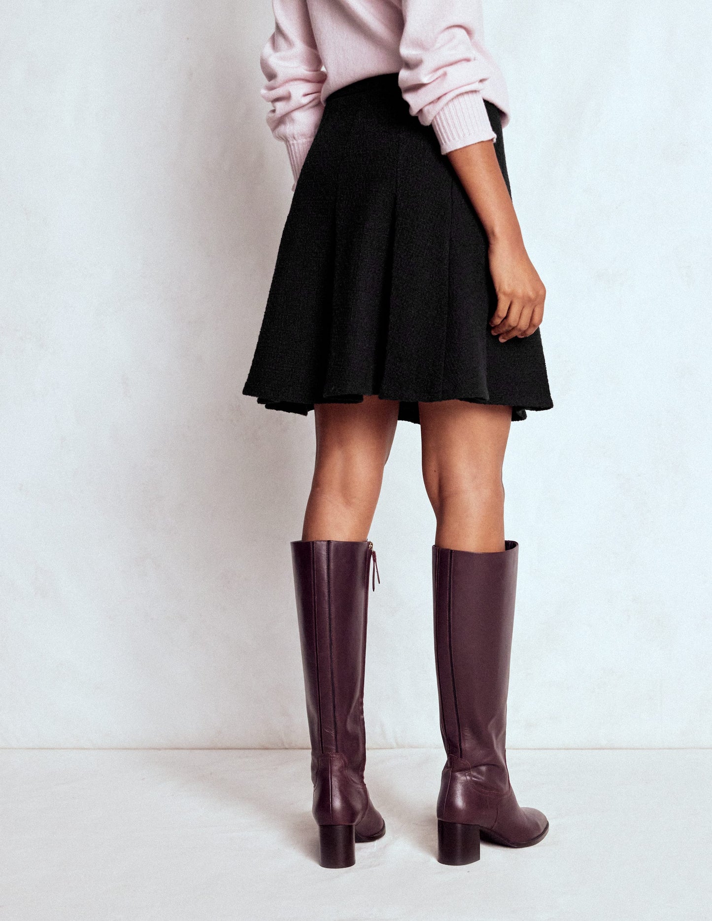 Flippy Textured Skirt-Black