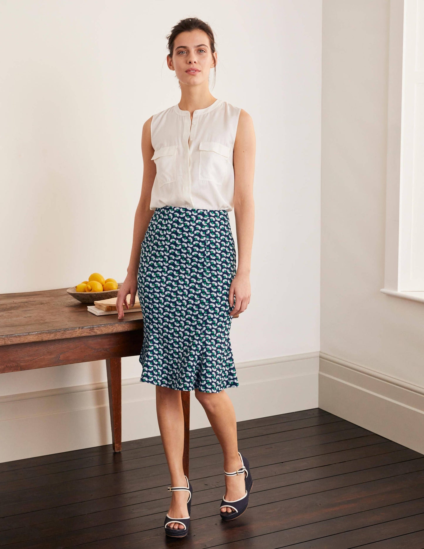 Violette Skirt-Navy Daisy Petals Print