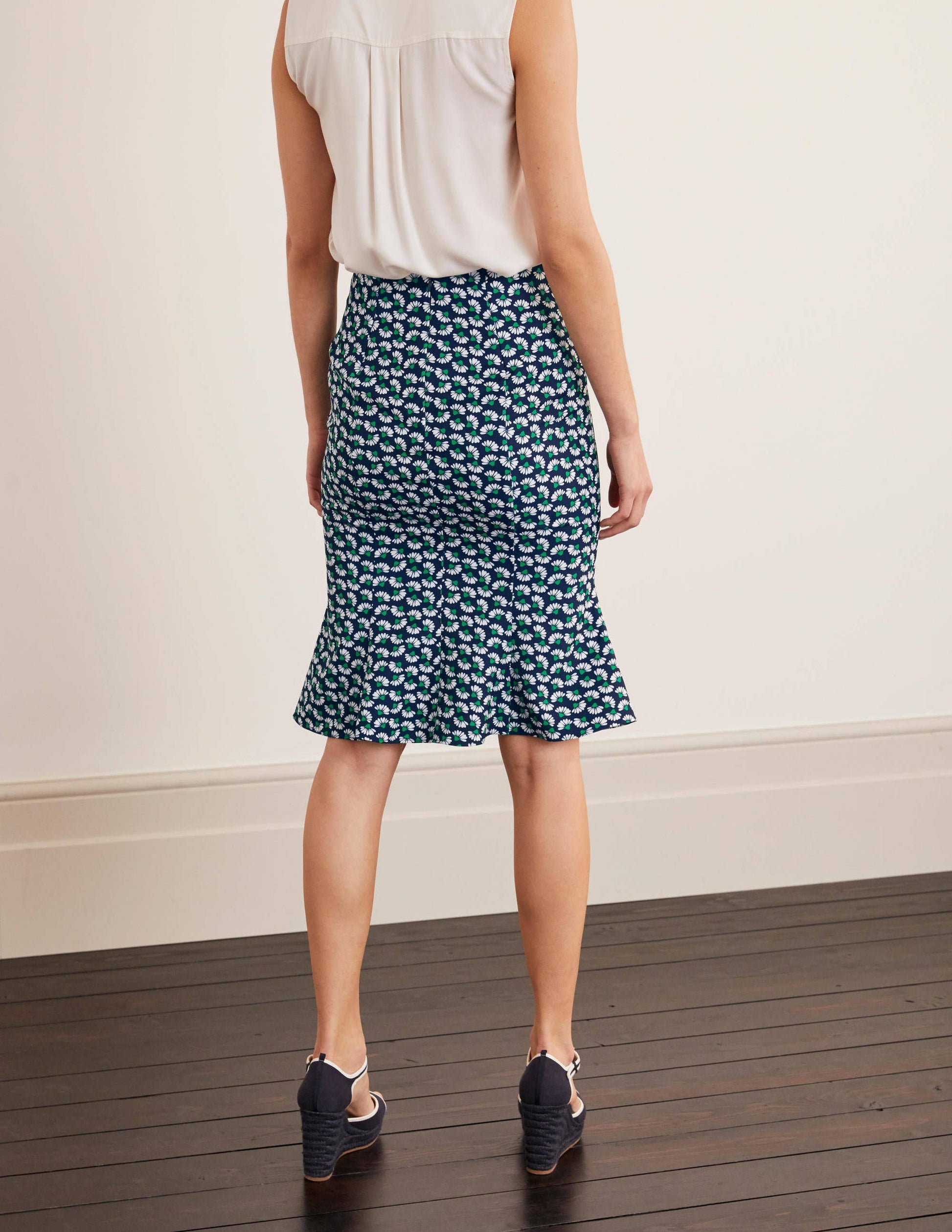 Violette Skirt-Navy Daisy Petals Print-3