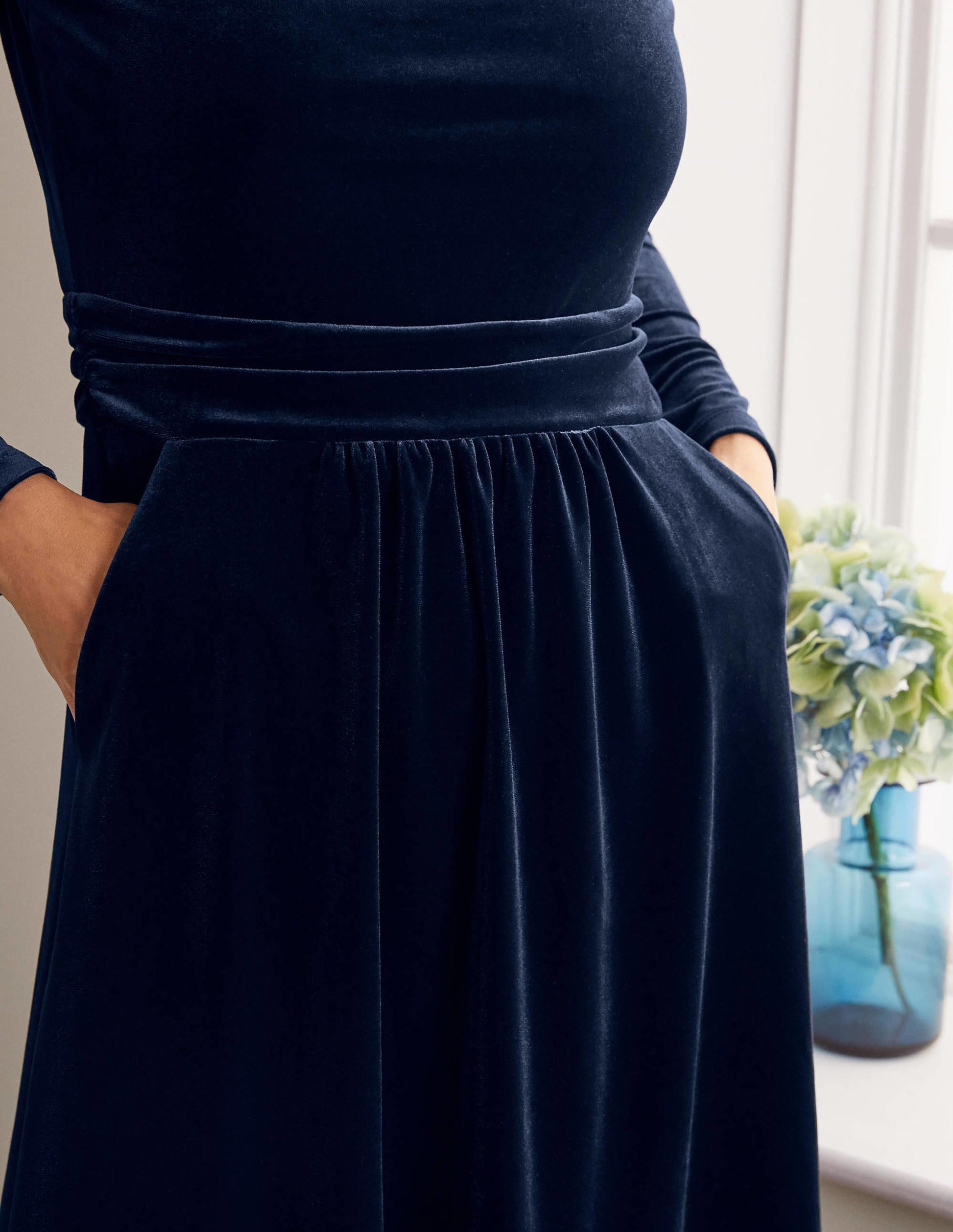 Abigail Velvet Dress-Navy-4