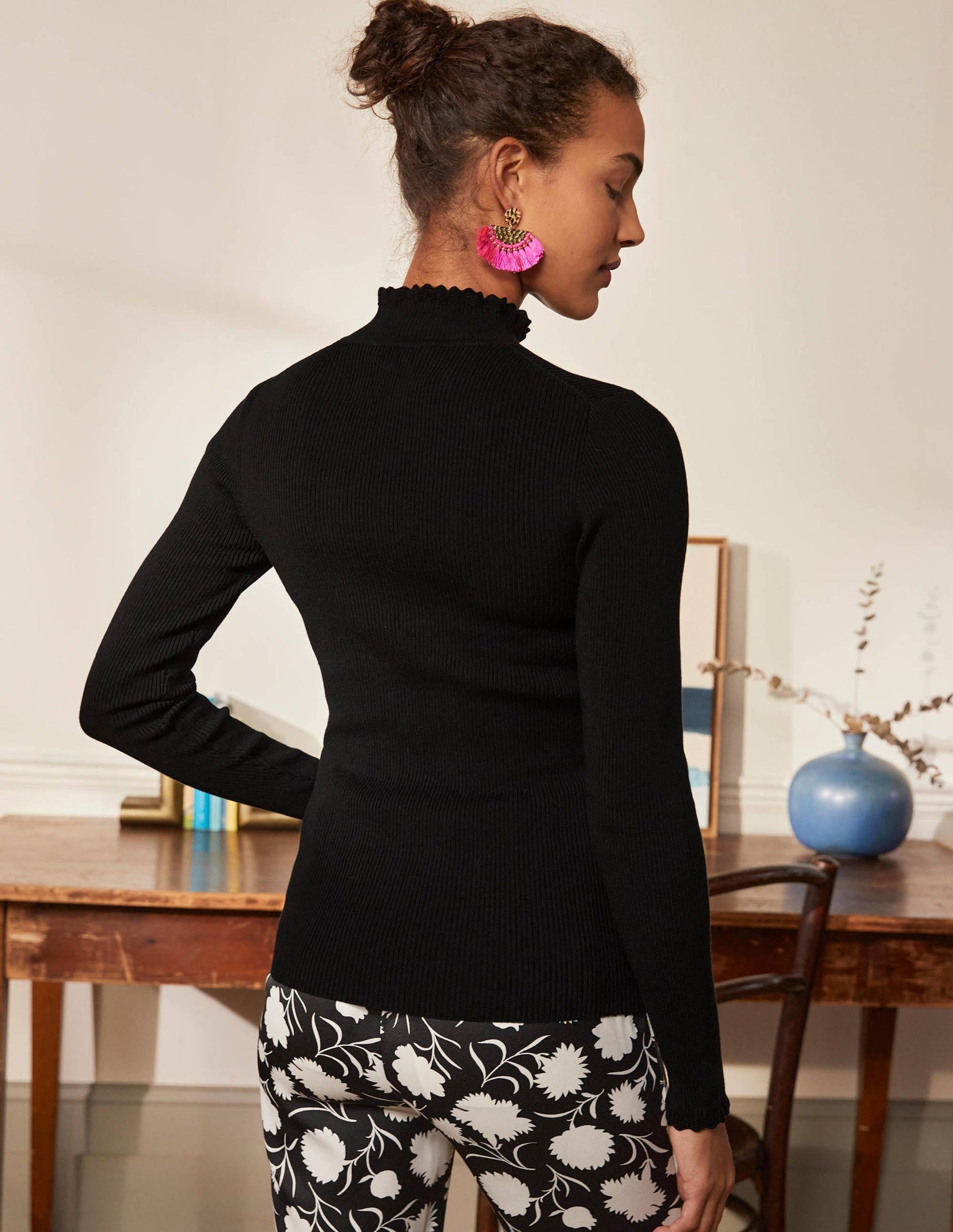 Scallop High Neck Jumper-Black-3