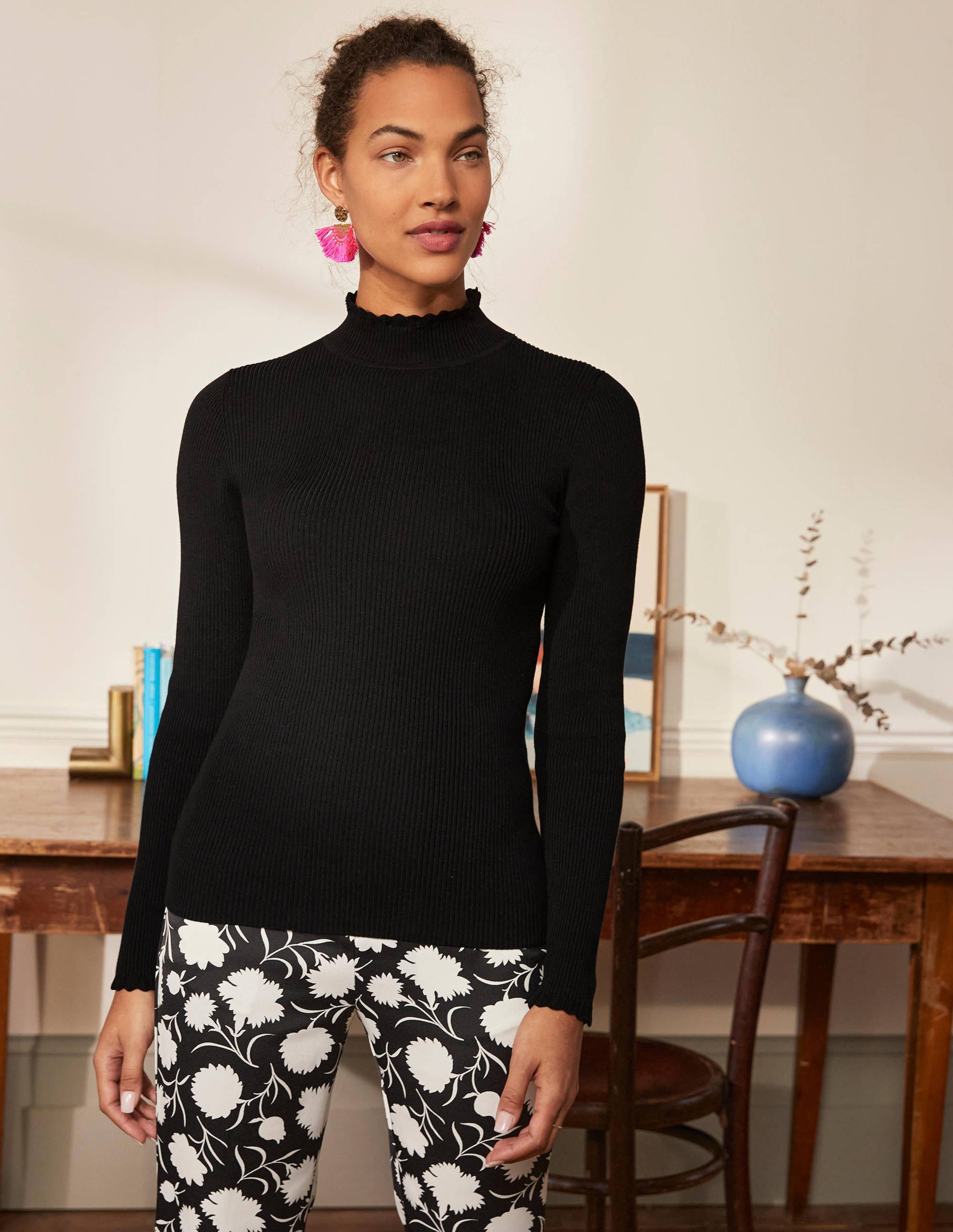 Scallop High Neck Jumper-Black - Image 4