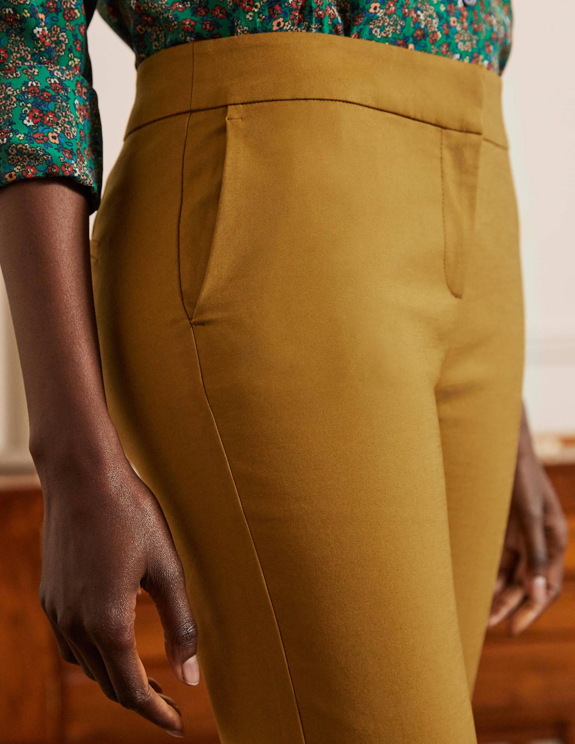 Richmond 7/8 Trouser-Frankincense - Image 2