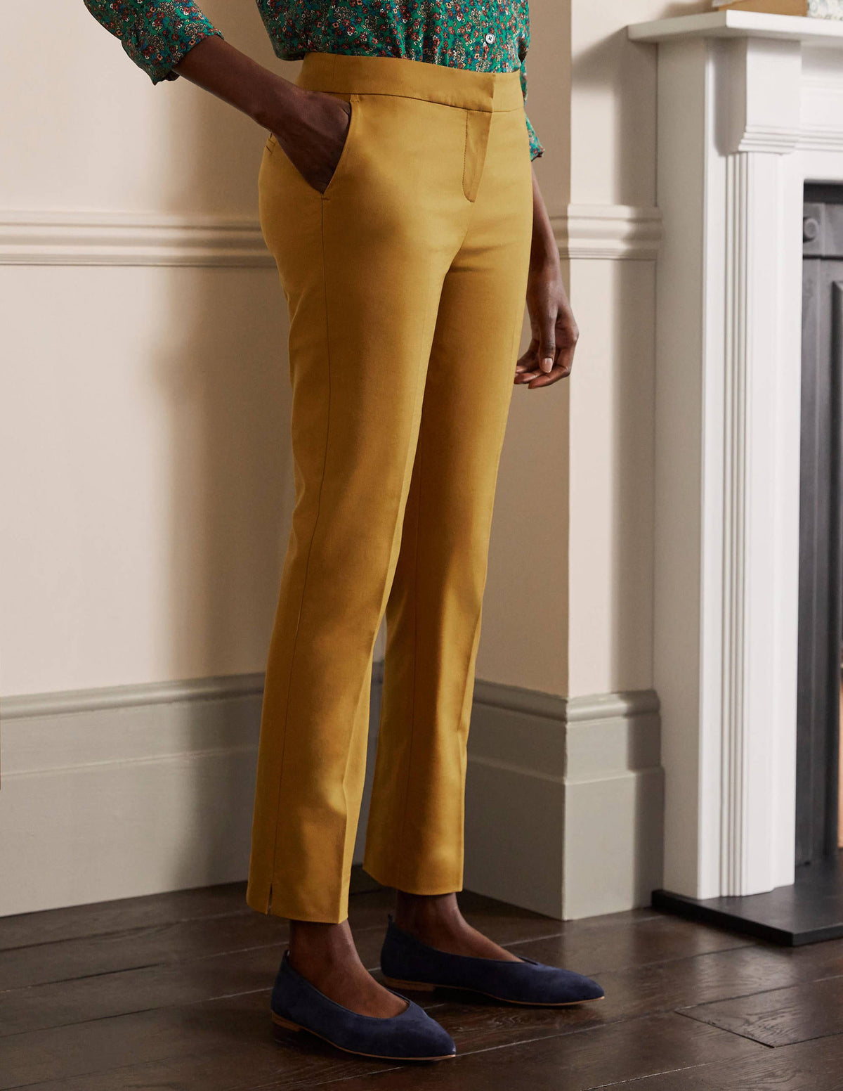 Richmond 7/8 Trouser-Frankincense - Image 4