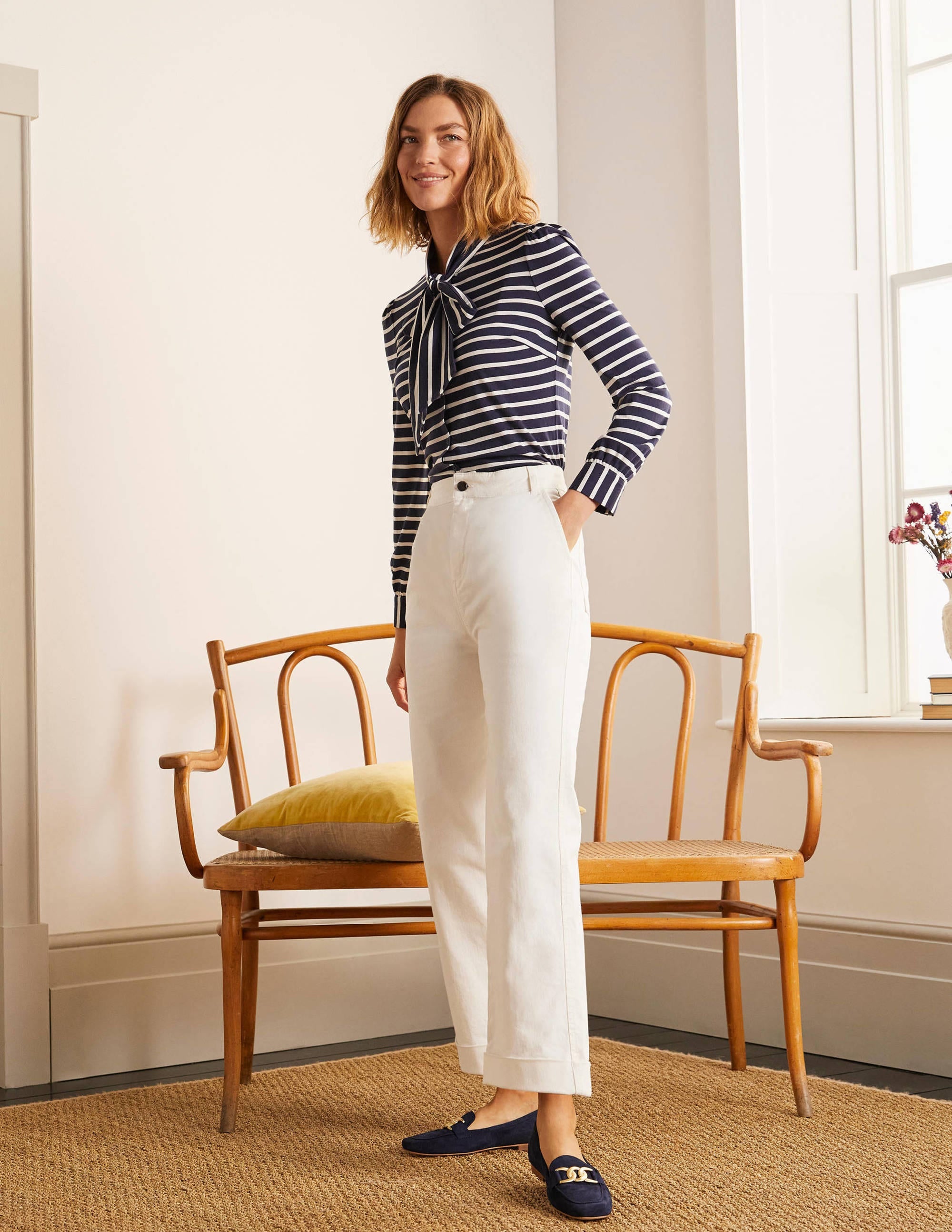 Cropped Turn-Up Jeans-Ecru - Image 4