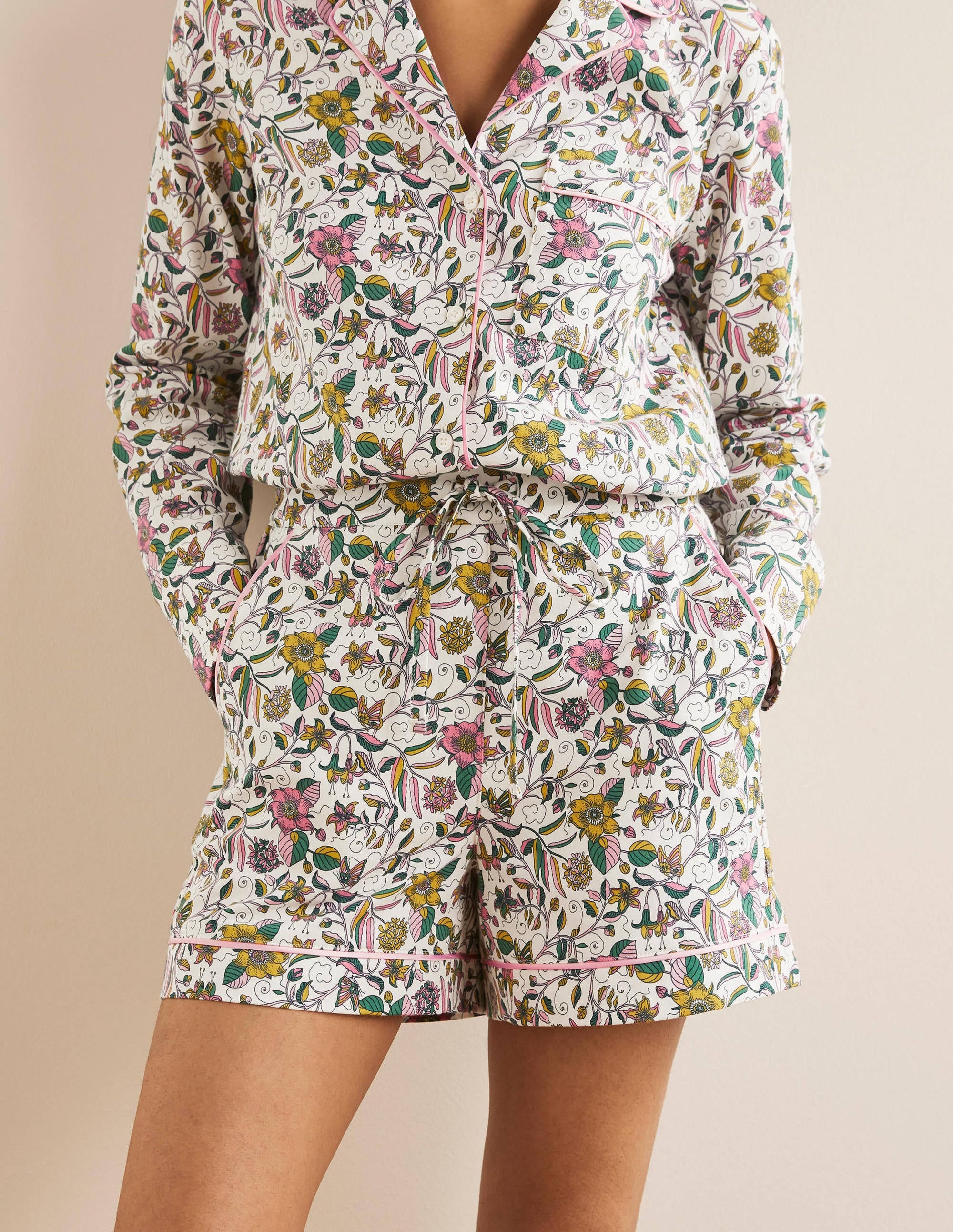 Easy Cotton Sleep Short-Ivory, Beautiful Garden - Image 1
