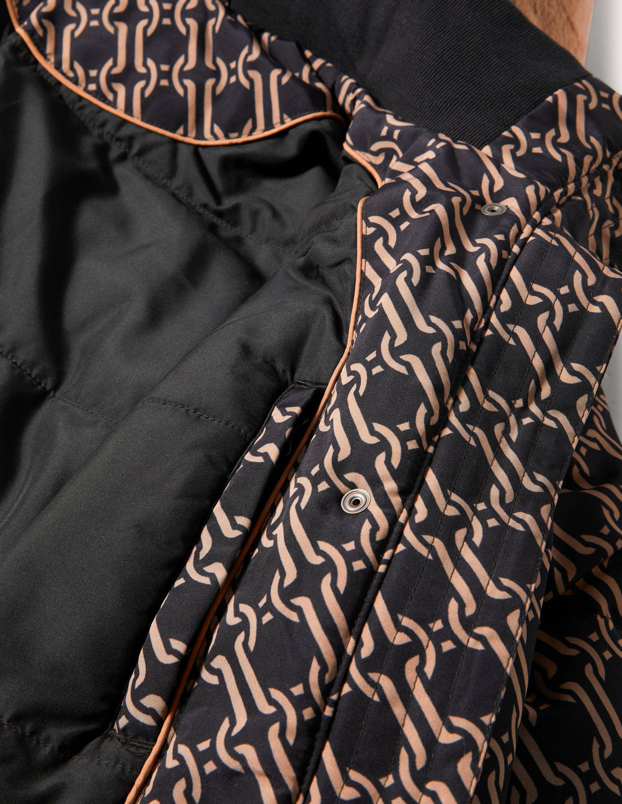 Skye Puffer Coat-Black, Chain Geo Large - Image 7