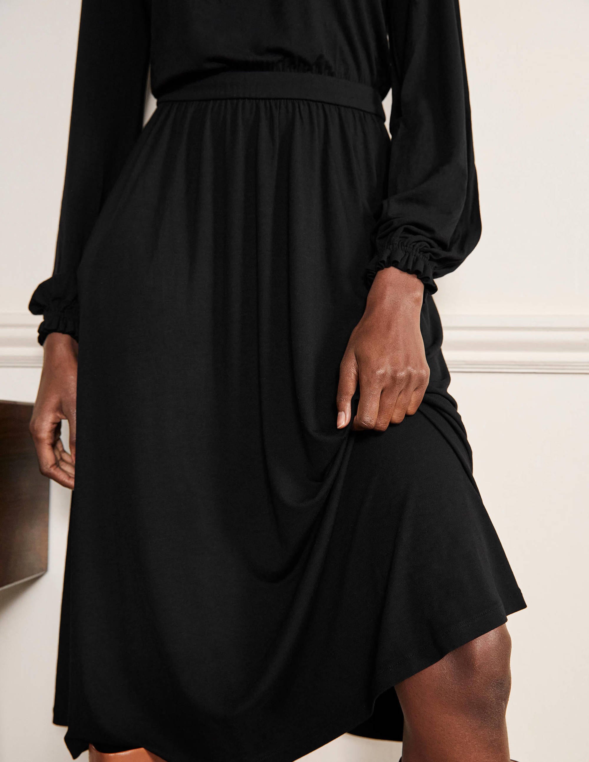 Evelyn Jersey Midi Dress-Black - Image 4
