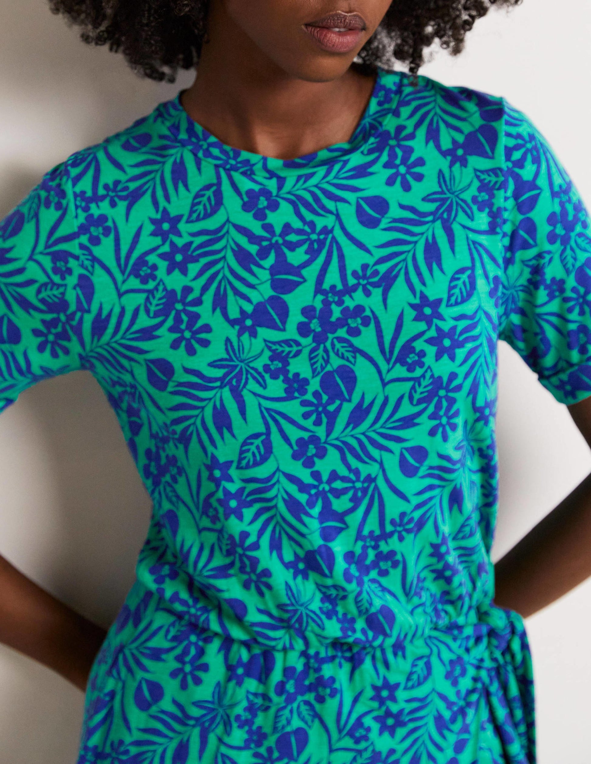 Amanda Jersey Midi Dress-Emerald, Tropic Foliage-10