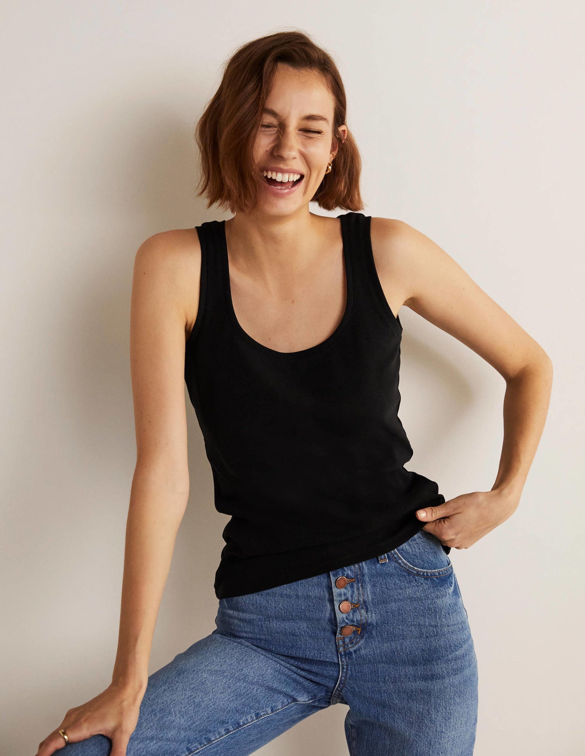 Essential Vest-Black-6