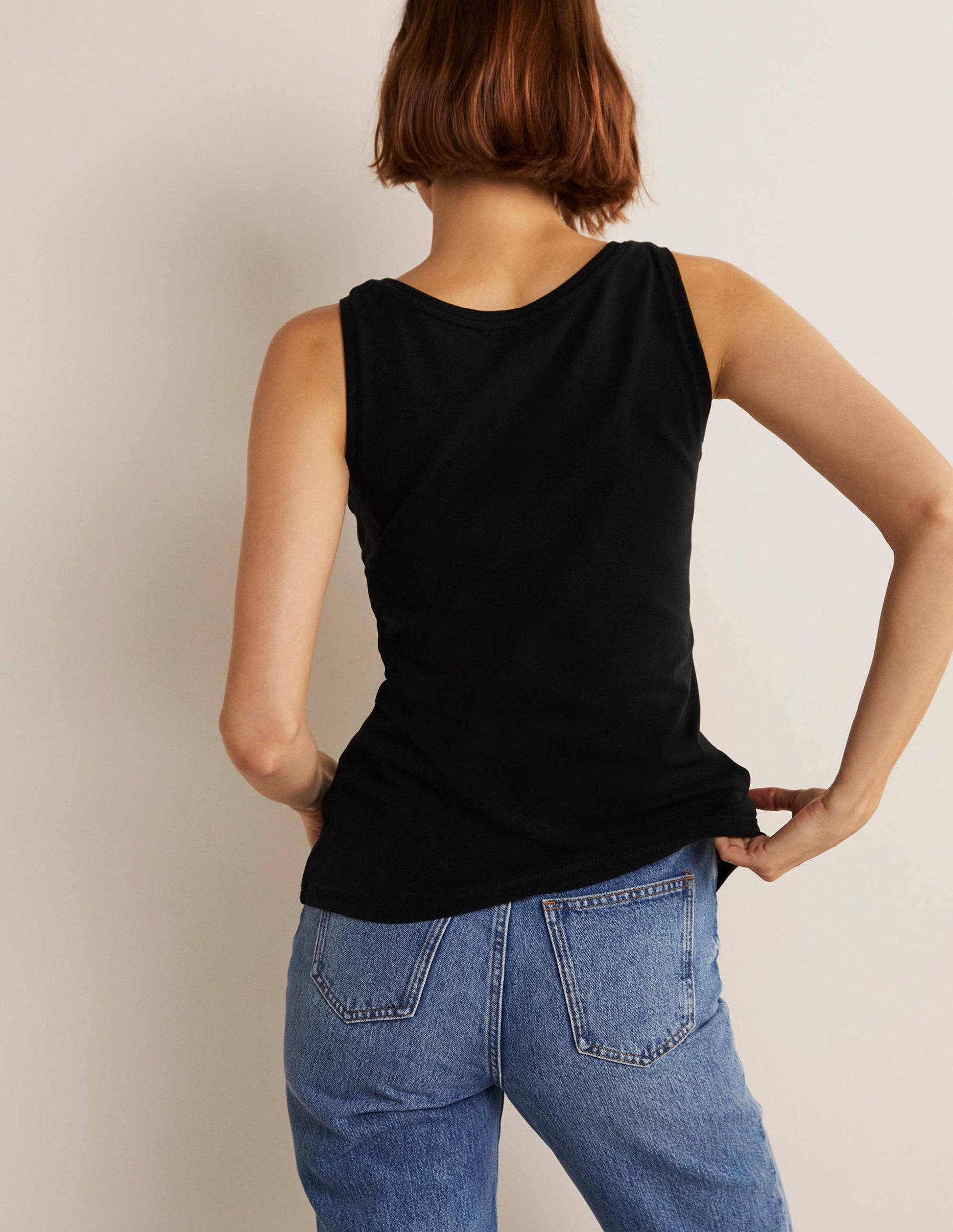 Essential Vest-Black-8