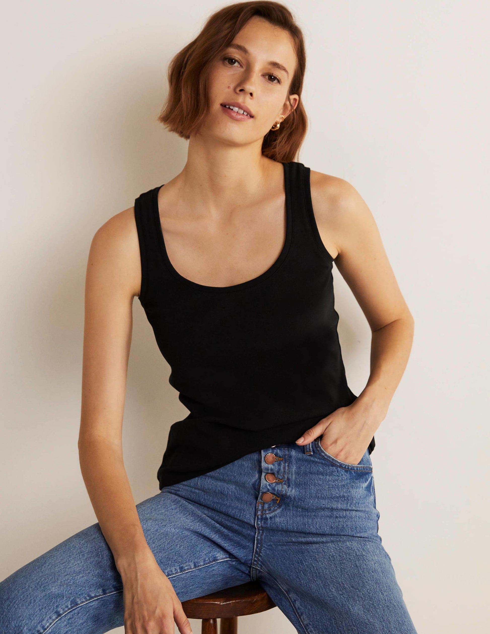Essential Vest-Black-9