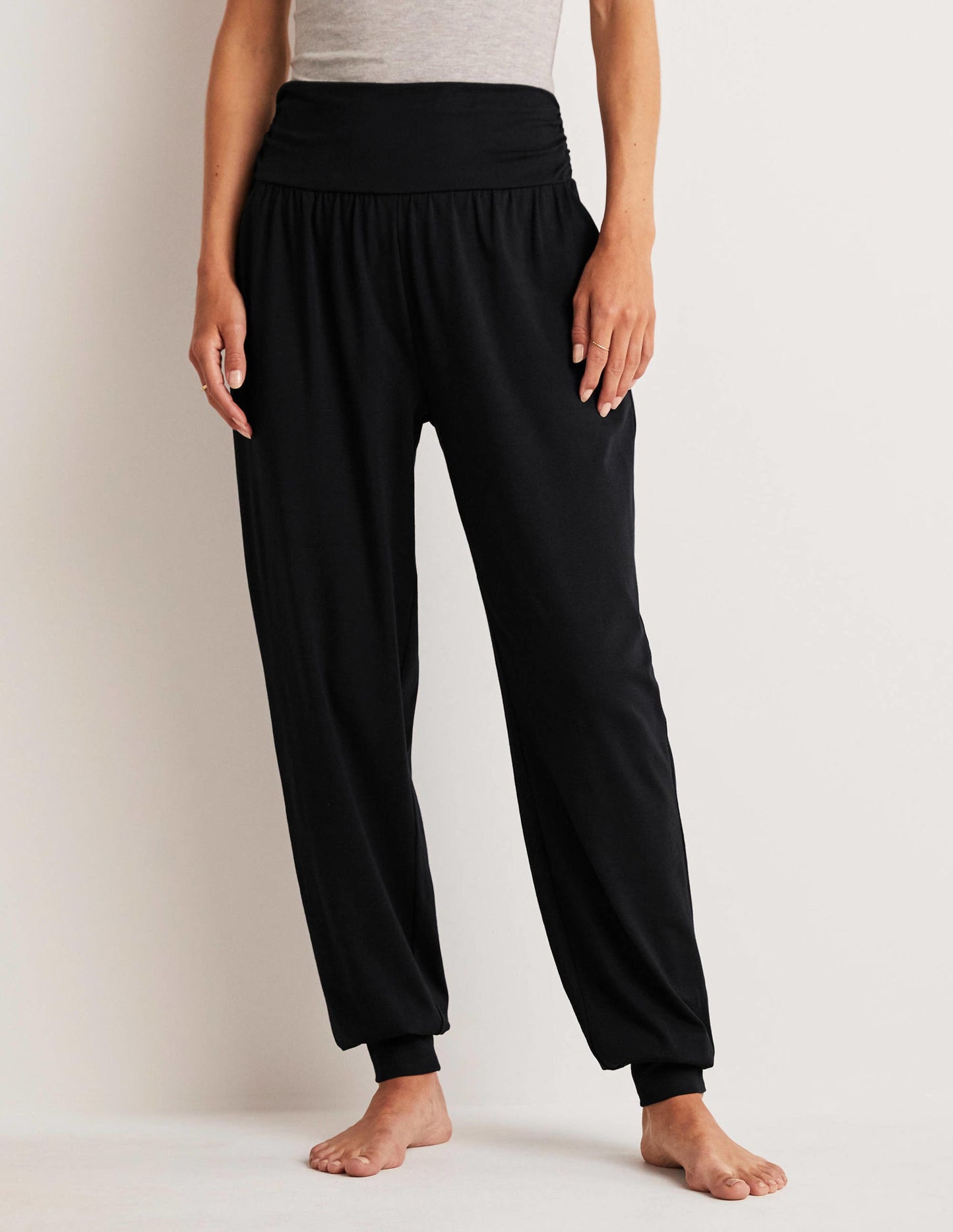 Hareem Jersey Joggers-Black