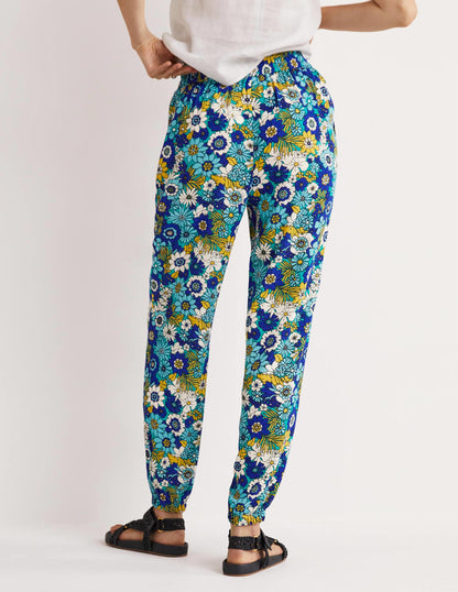 Crinkle Tapered Trousers-Emerald, Bloom Garden-6