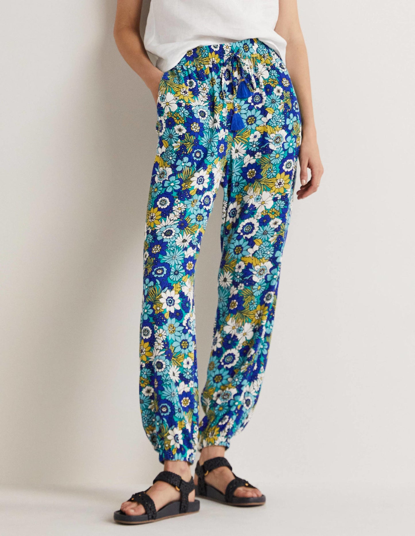 Crinkle Tapered Trousers-Emerald, Bloom Garden