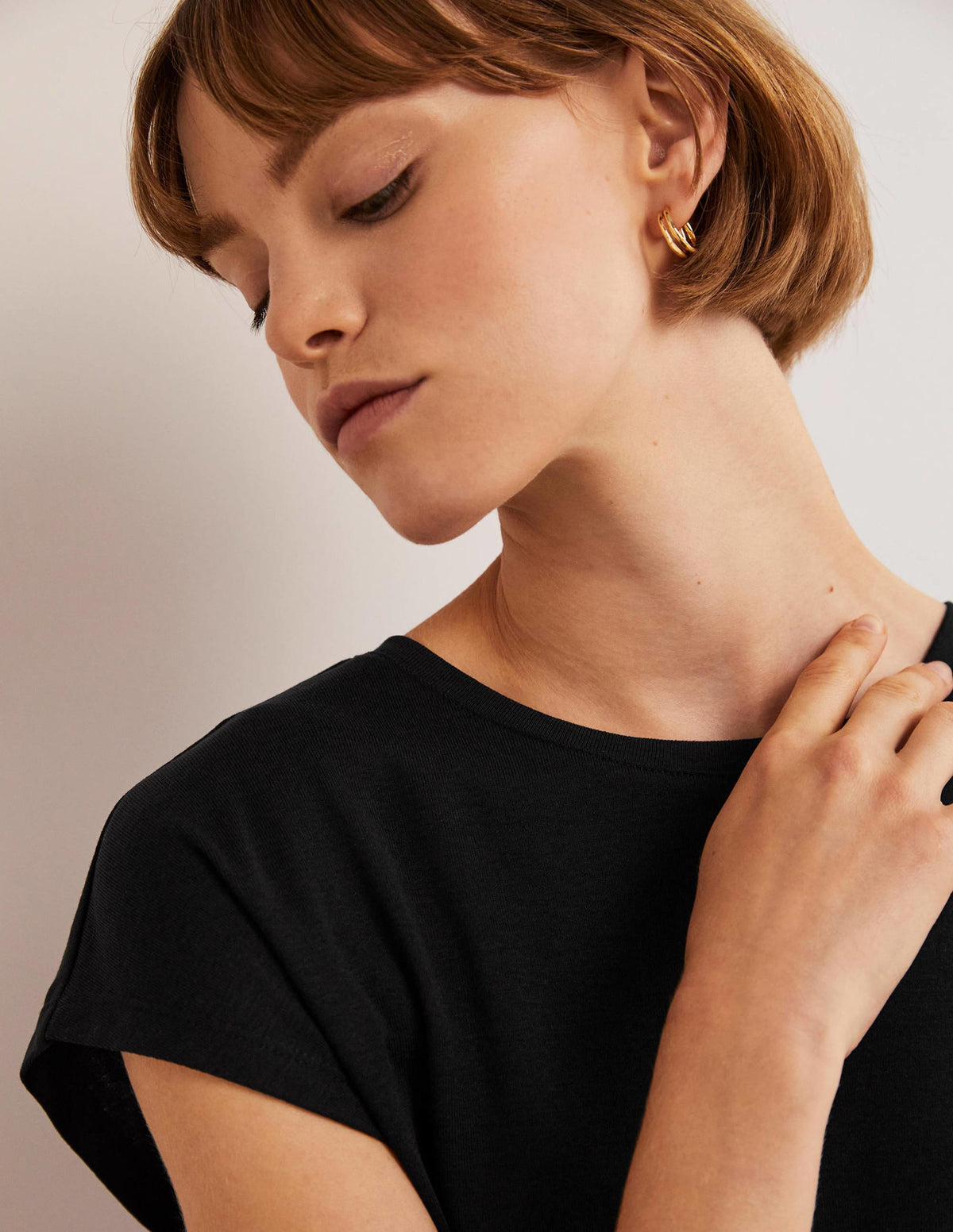 Soft Touch Sleeveless Top-Black - Image 2