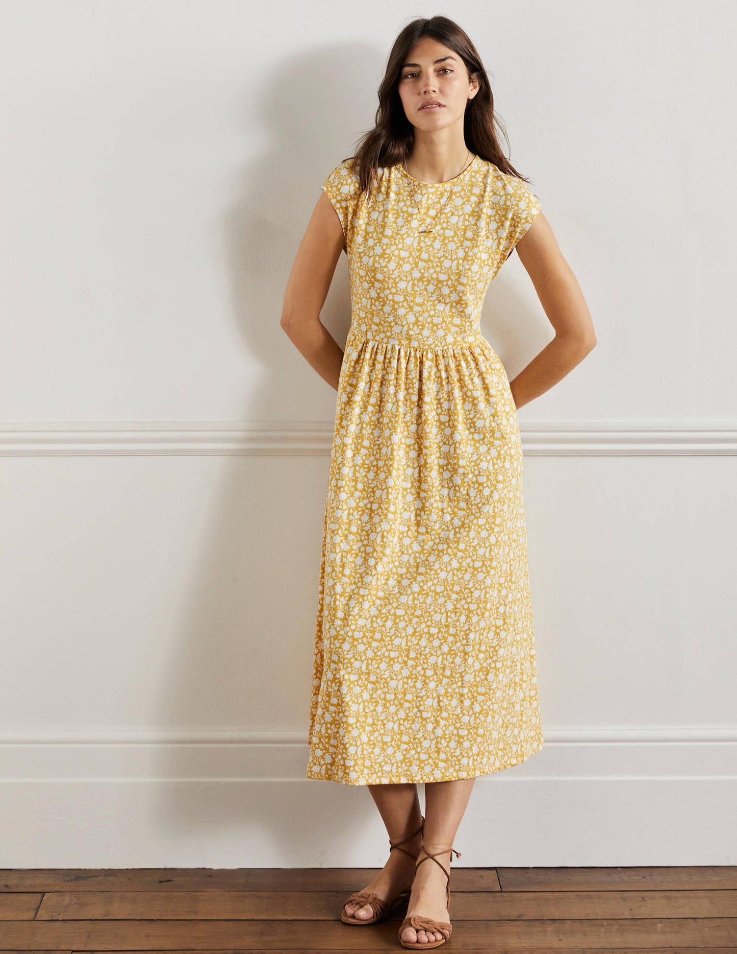 Easy T-Shirt Midi Dress-Butter Botanic Silhouette