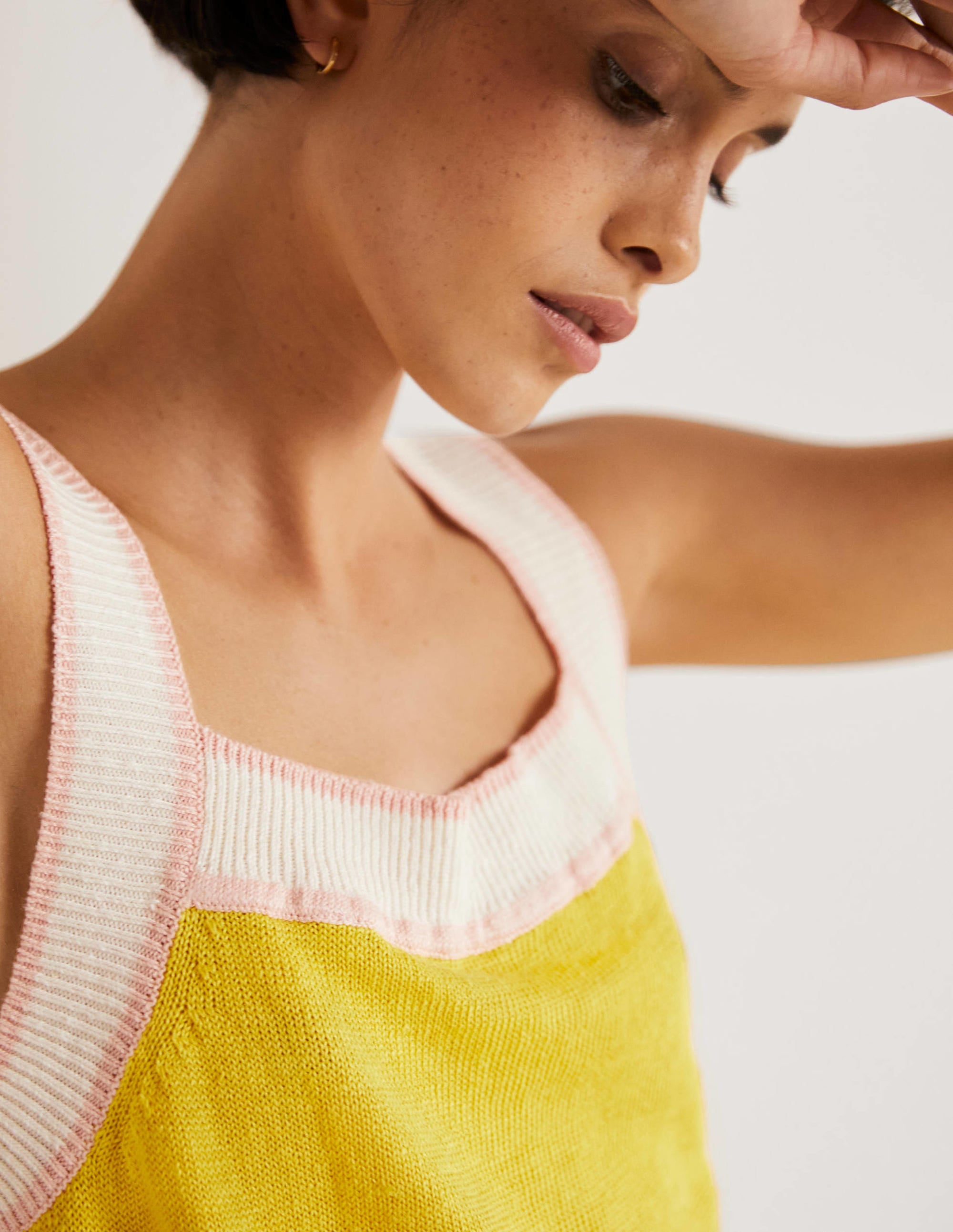 Square Neck Linen Vest-Lemon Fizz - Image 2