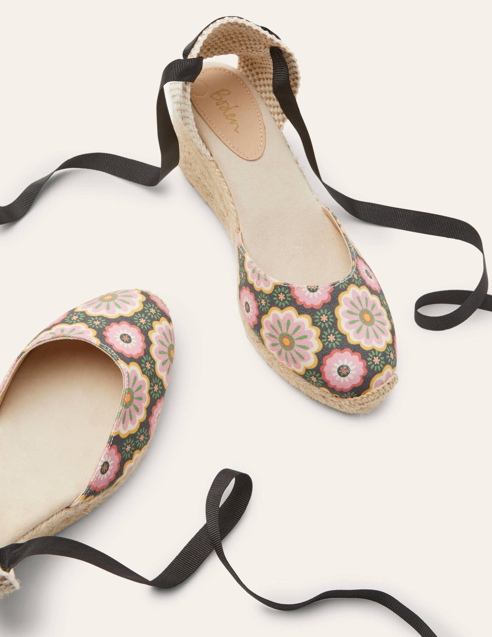 Cassie Espadrille Wedge-Black, Opulent Daisy-2