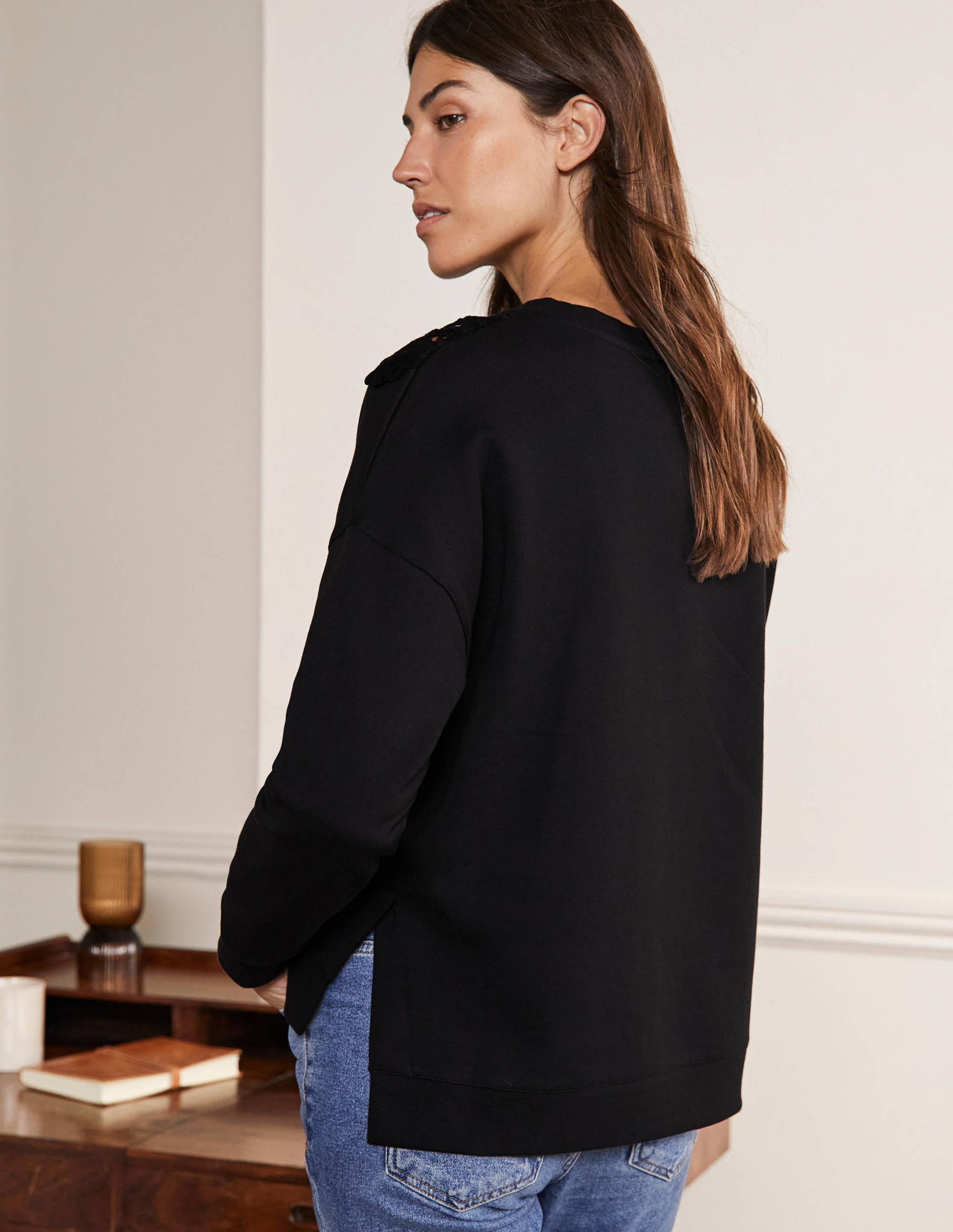 Interest Sweatshirt-Black - Image 3