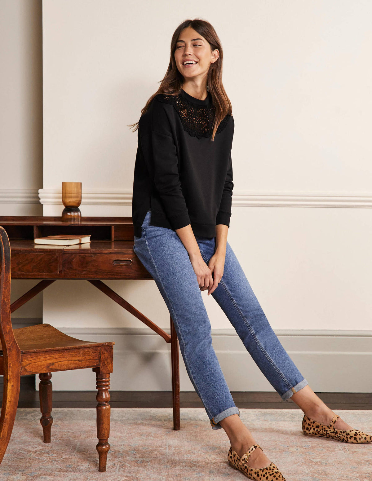Interest Sweatshirt-Black-4