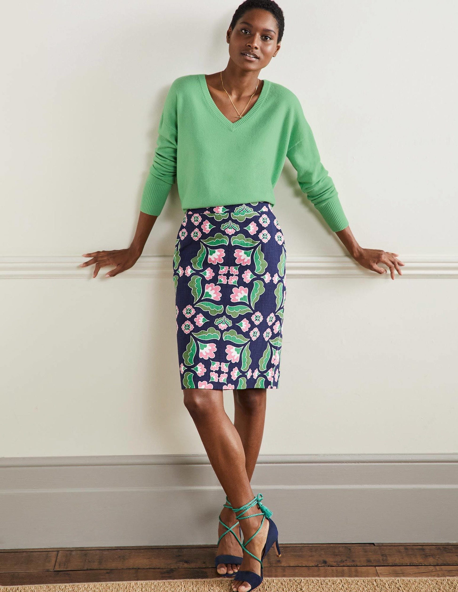 Cashmere V-neck Relaxed Jumper-Zephyr Green-1