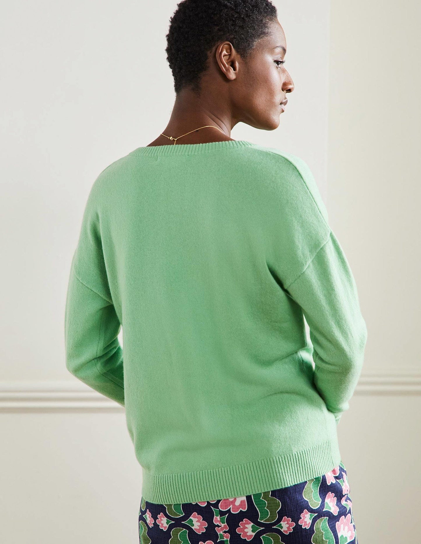 Cashmere V-neck Relaxed Jumper-Zephyr Green