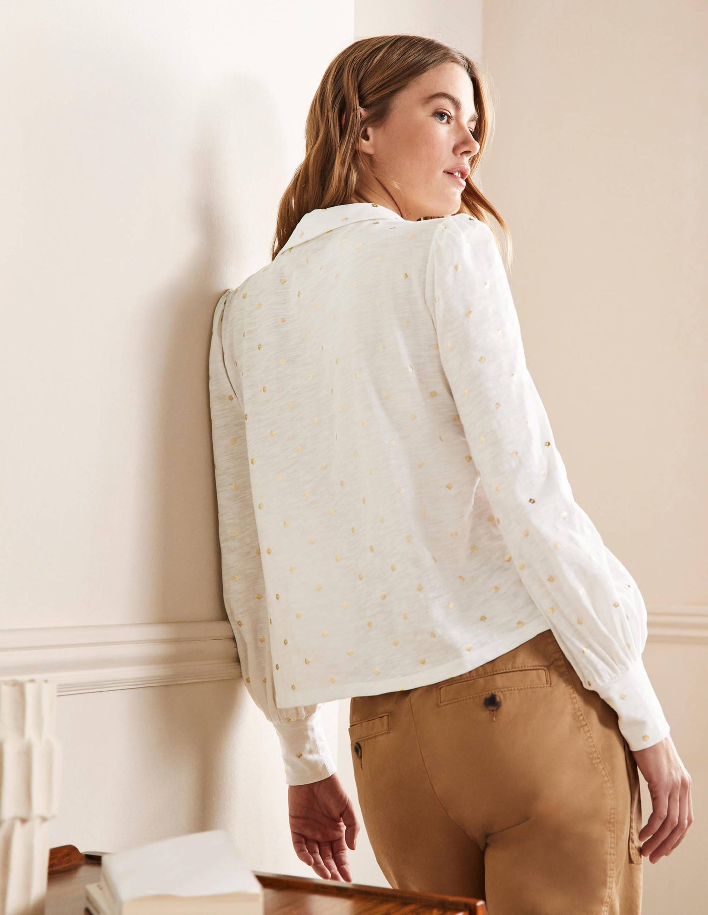 Collared Notch Neck Cotton Top-Ivory Foil Flower