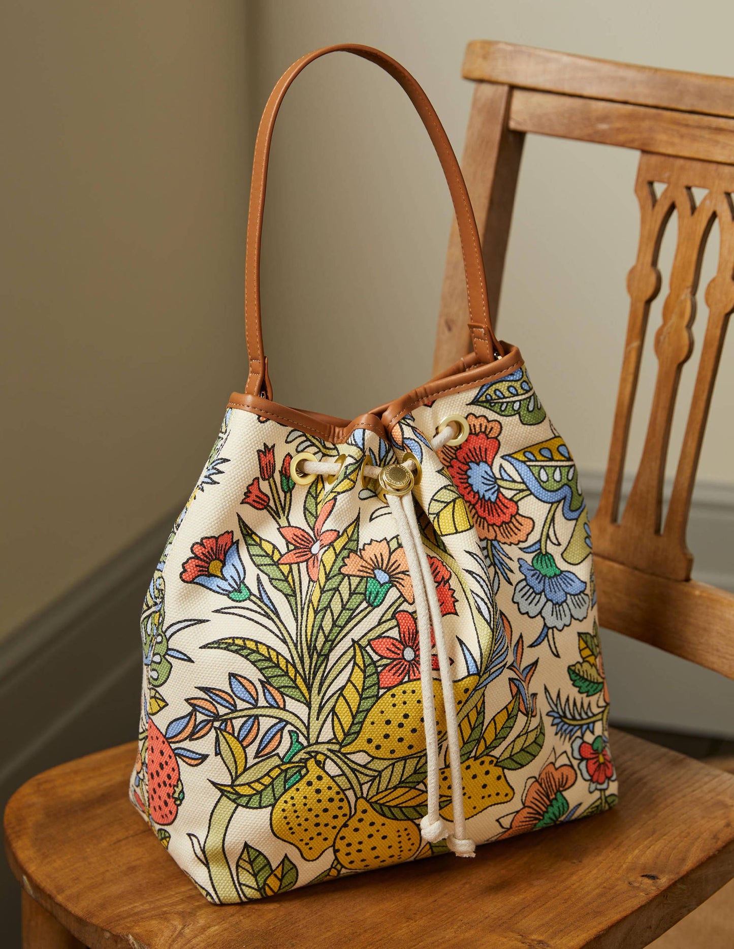 Canvas Drawstring Bucket Bag-Ivory, Tropic Meadow