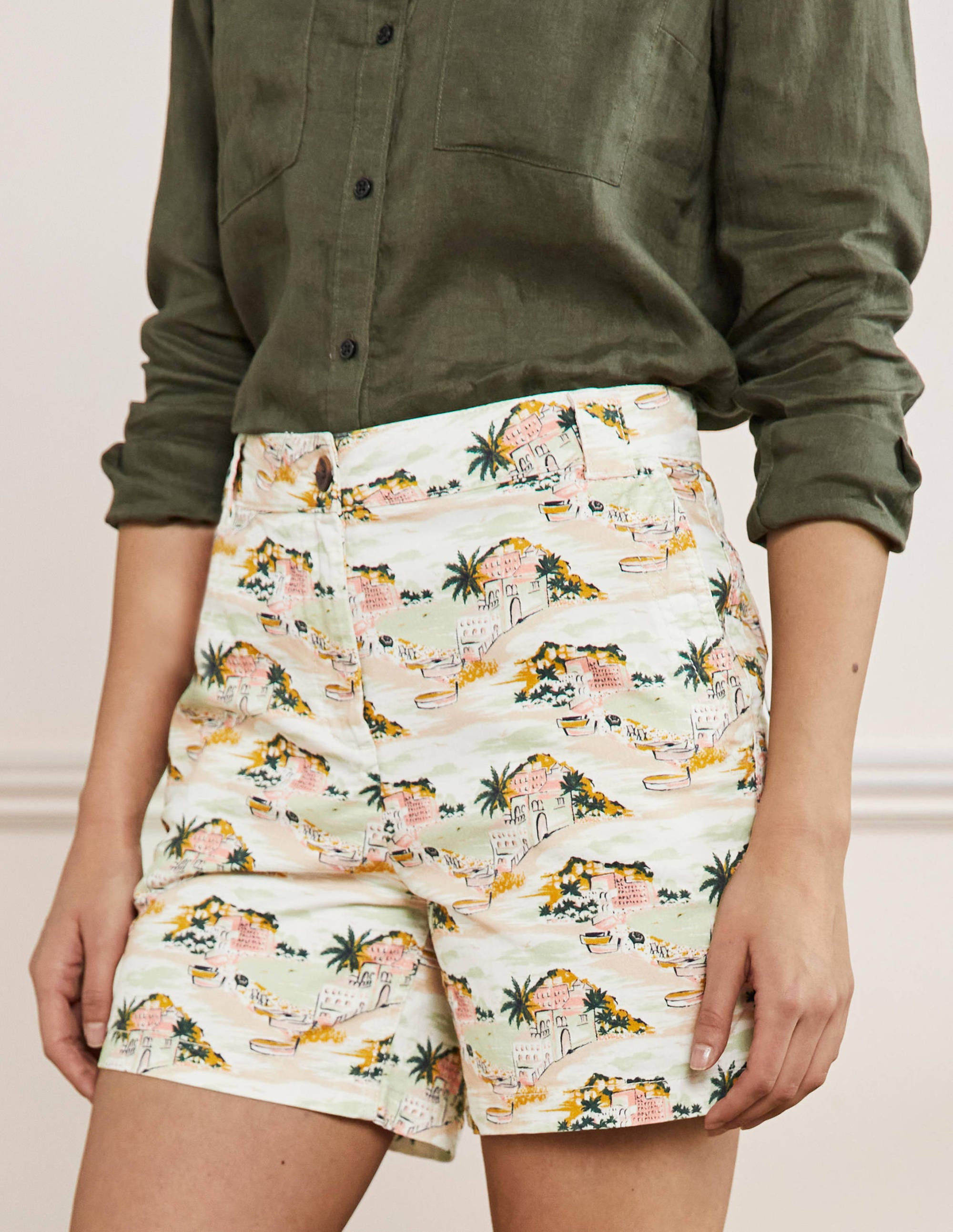 Classic Chino Shorts-Ivory/Green Paradise Bay - Image 4