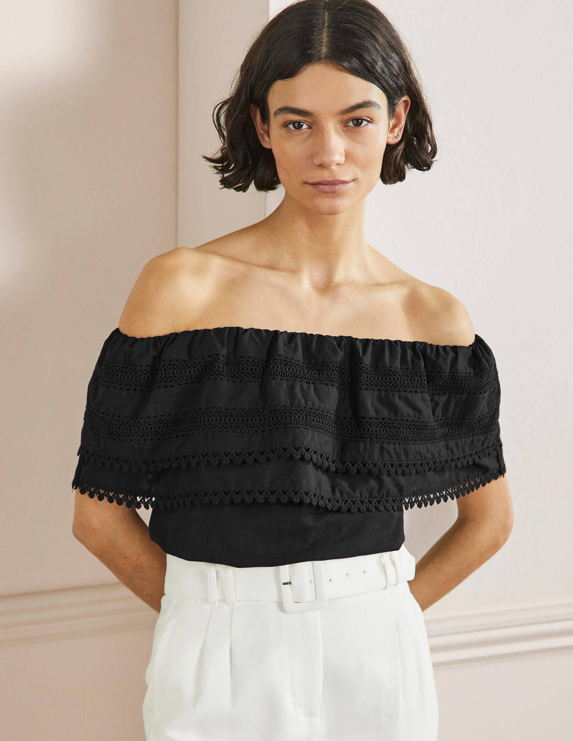 Bardot Woven Mix Detail Top-Black - Image 1