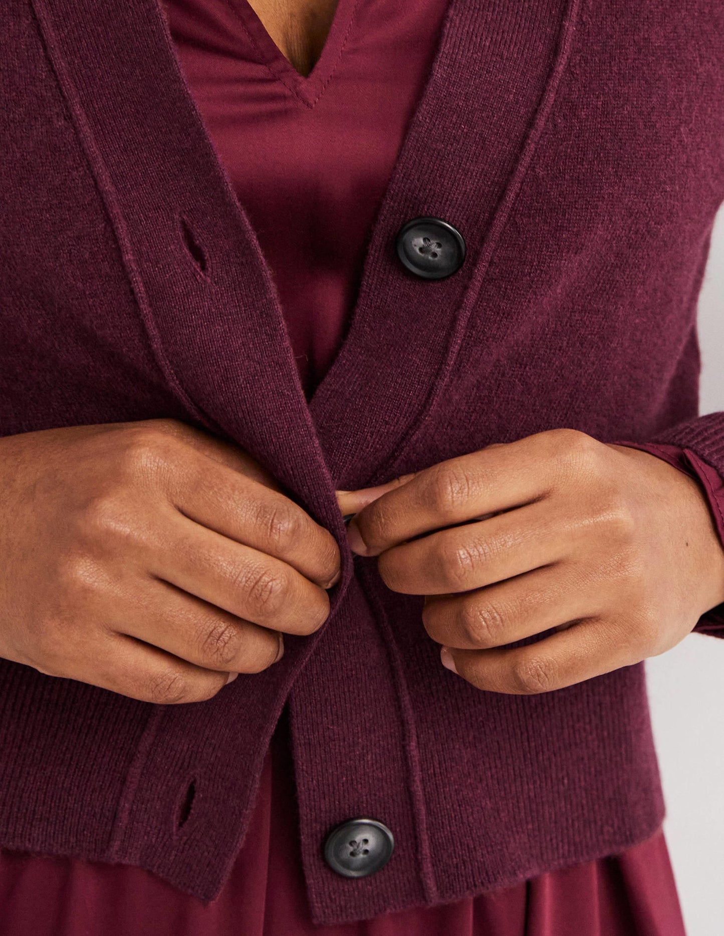 Cropped Cashmere V Cardigan-Mulled Wine Melange