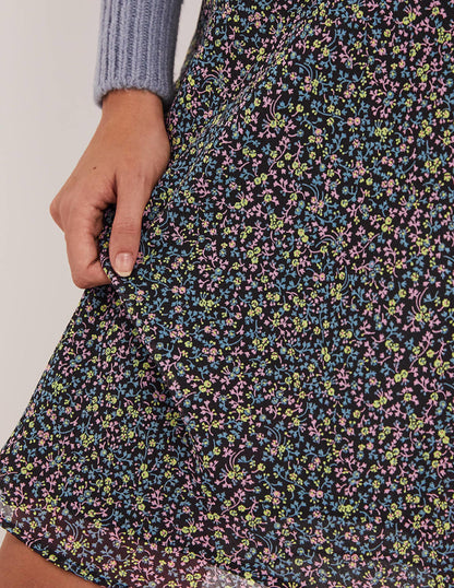 Crinkle Bias-cut Skirt-Black, Wild Vine-2