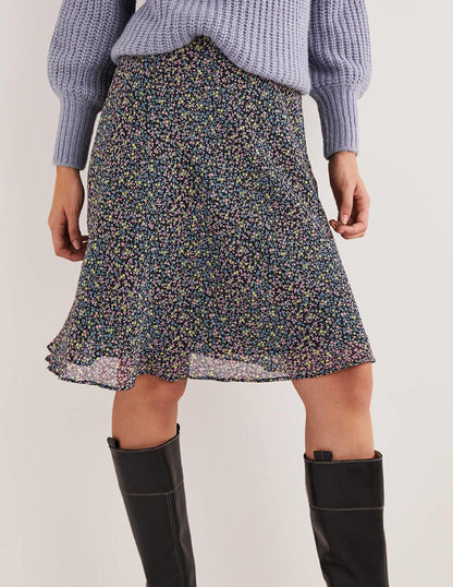 Crinkle Bias-cut Skirt-Black, Wild Vine-4