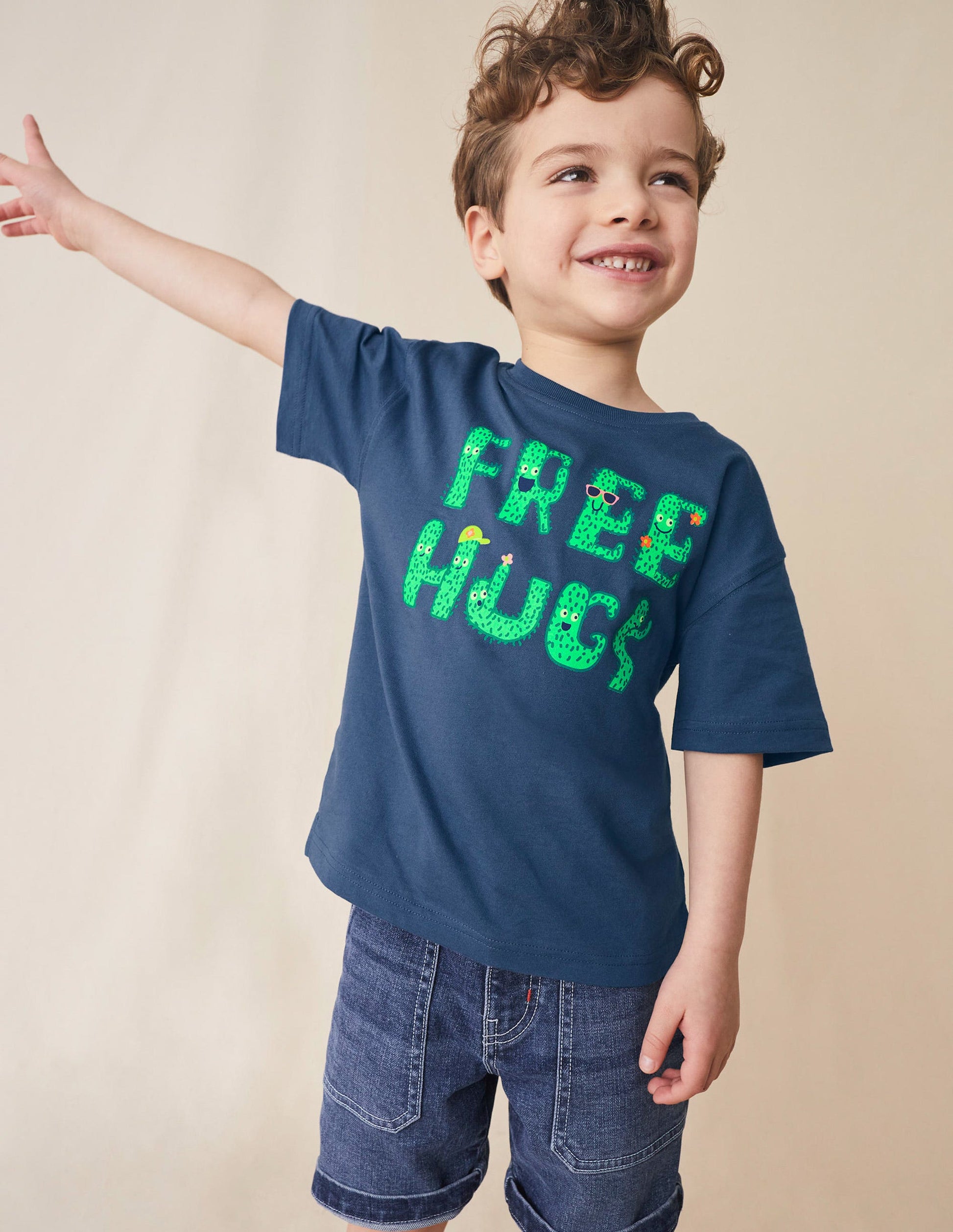 Graphic T-shirt-Robot Blue Free Hugs-4