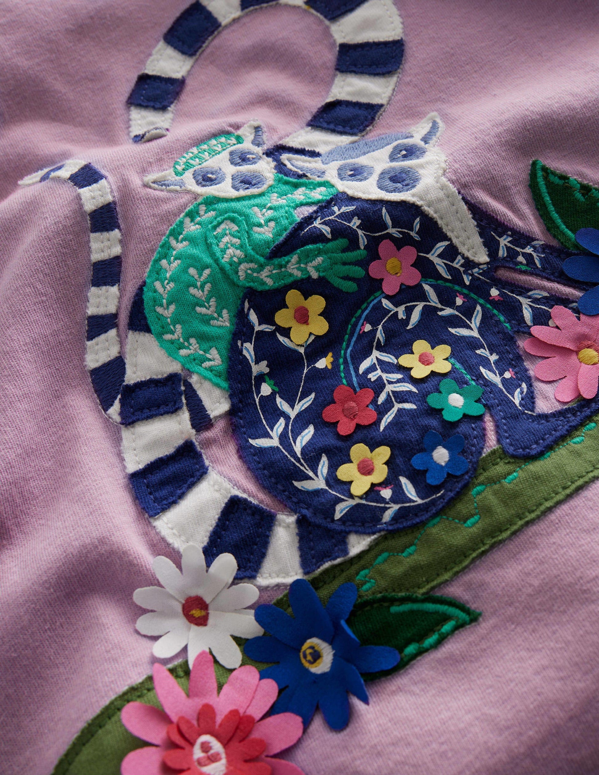 Appliqué T-Shirt-Soft Lavender Lemur-4